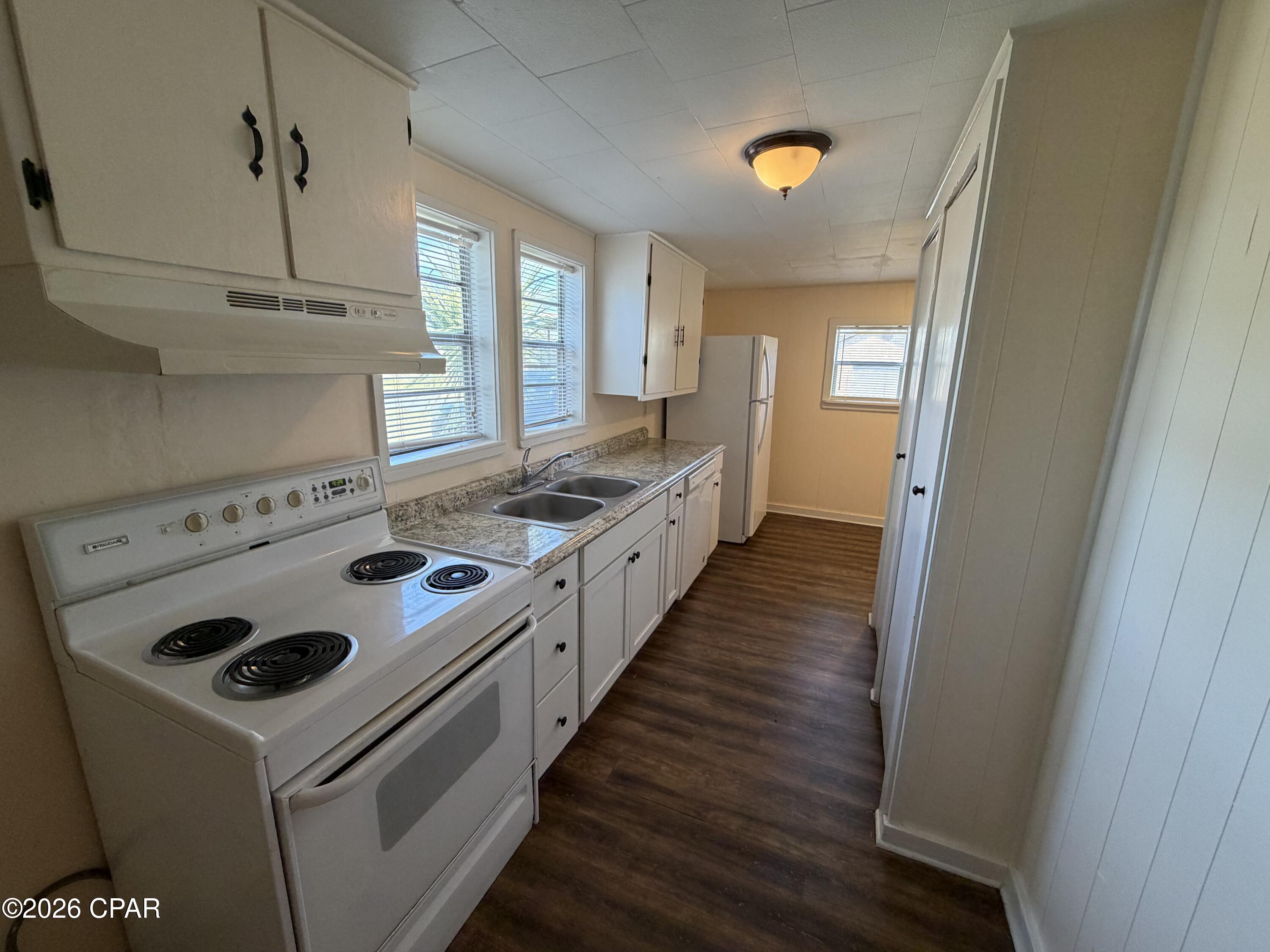 [No Recorded Subdiv] - Residential Lease