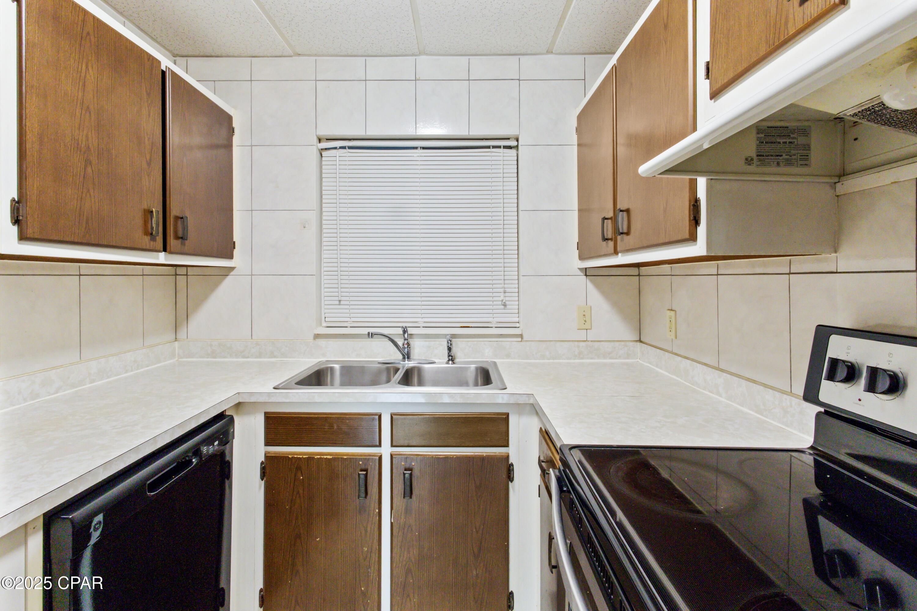 Bay Club Condo Ph 1 - Residential