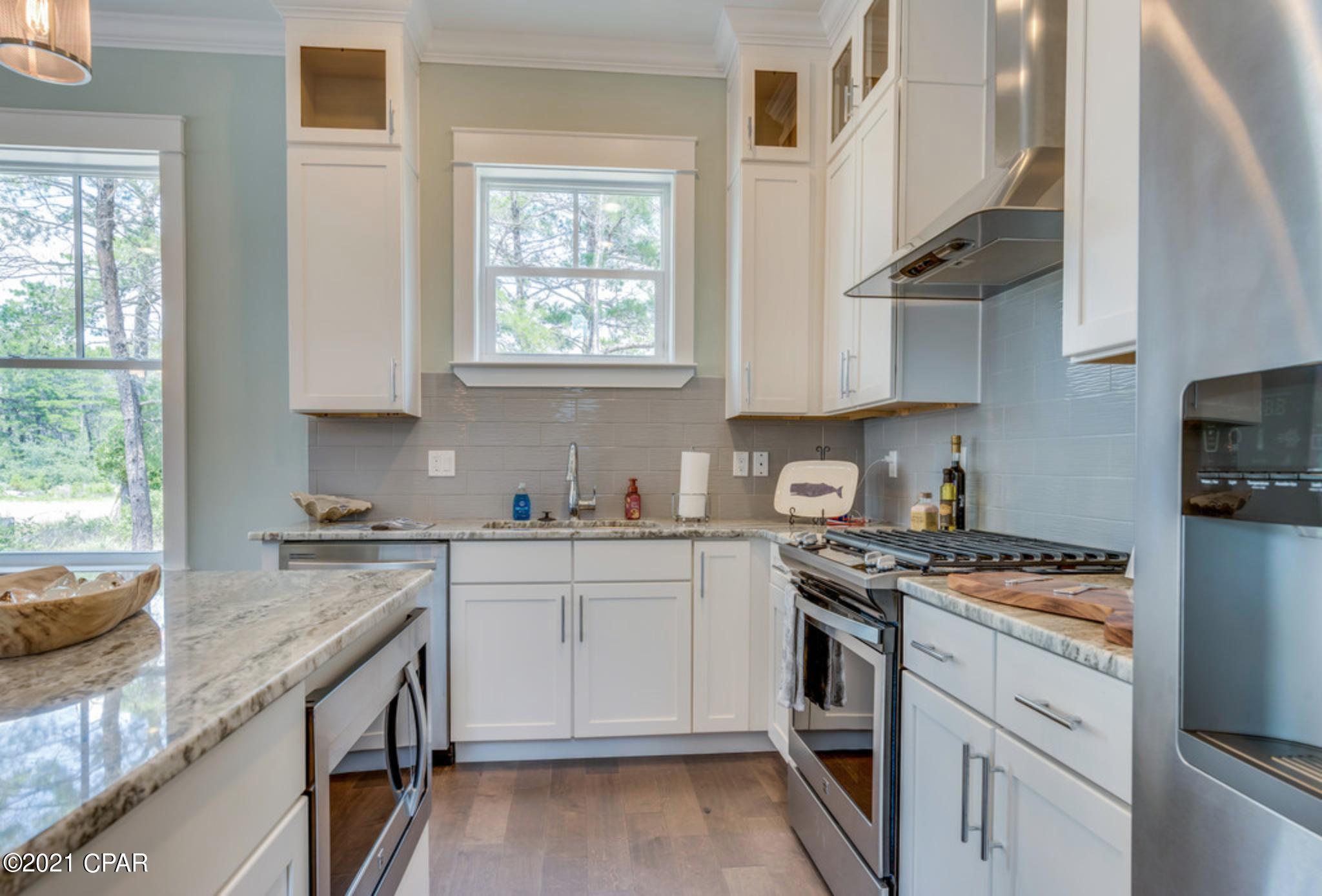 Lagoon Manor - Residential