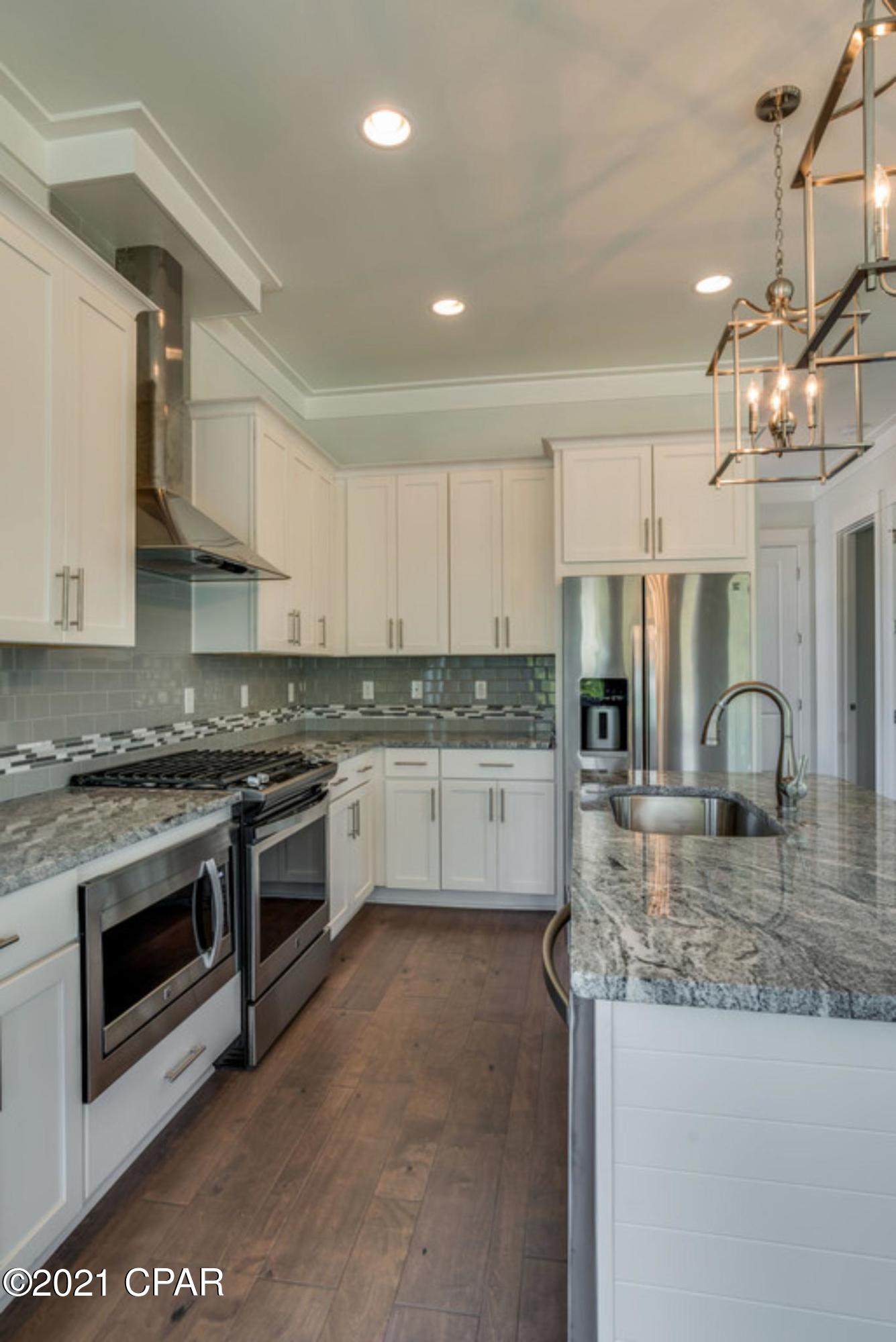 Lagoon Manor - Residential