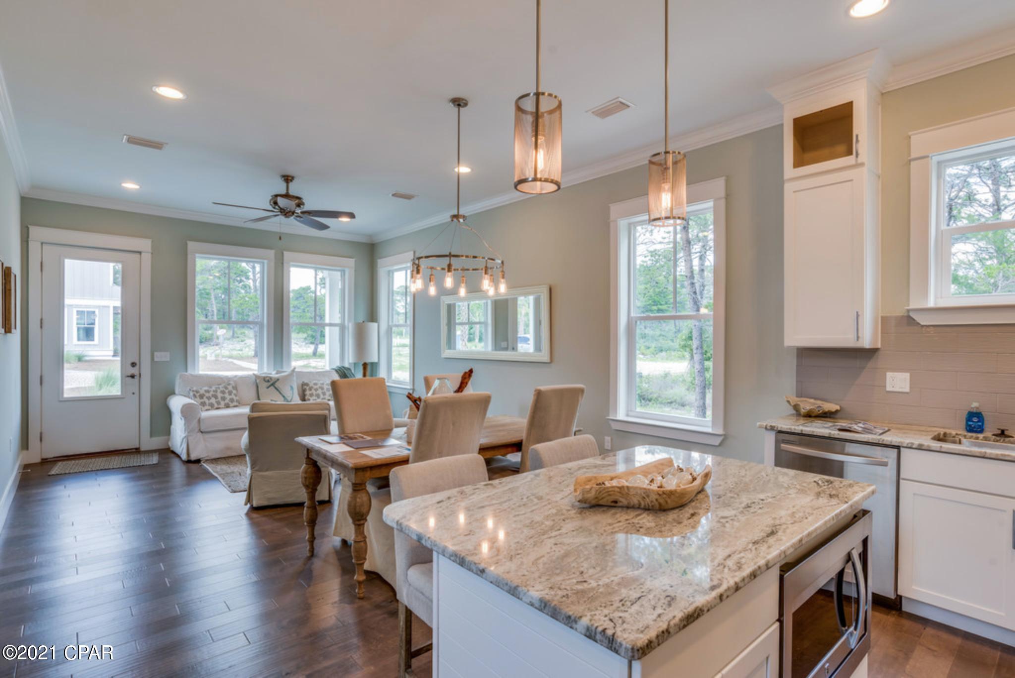 Lagoon Manor - Residential