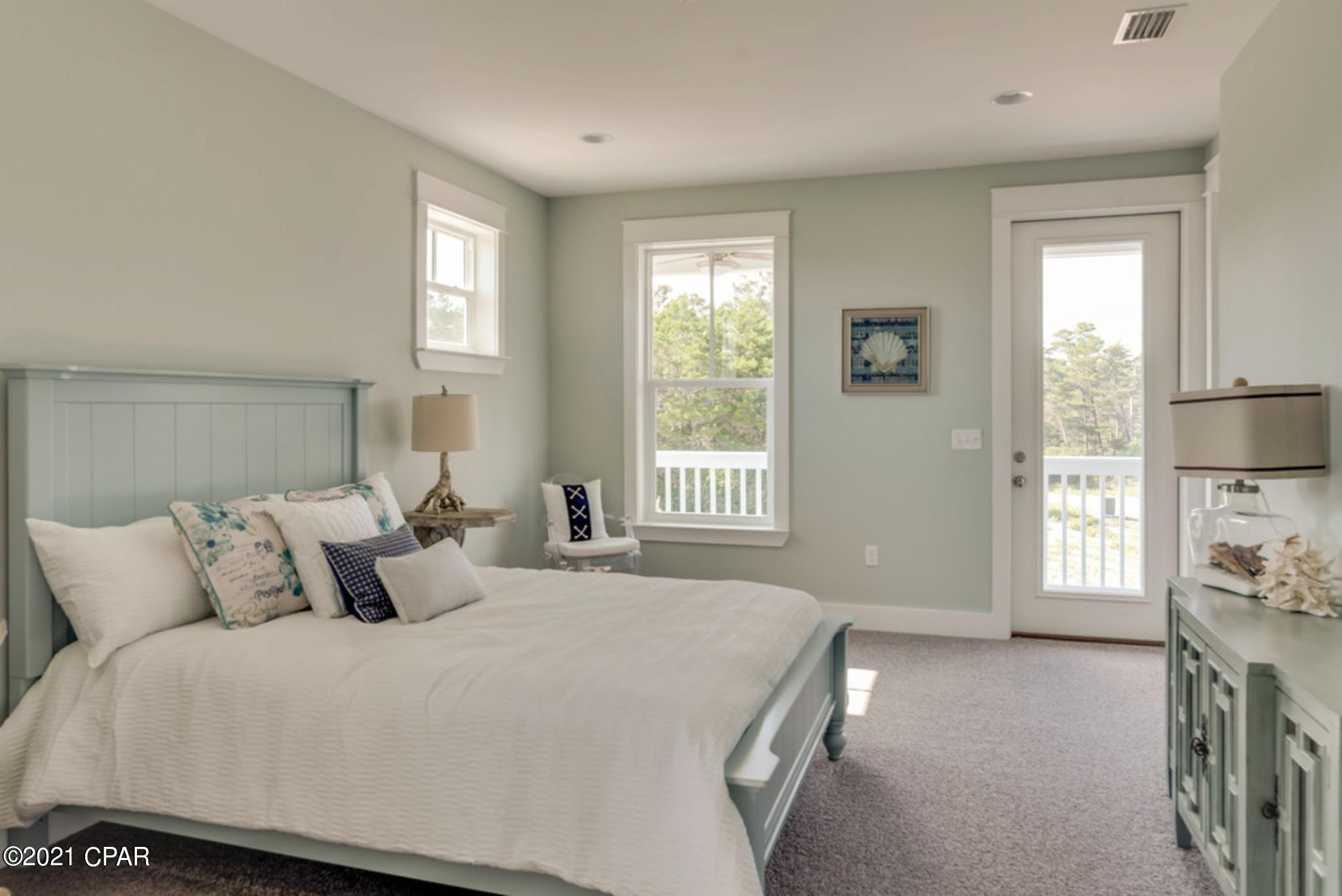 Lagoon Manor - Residential