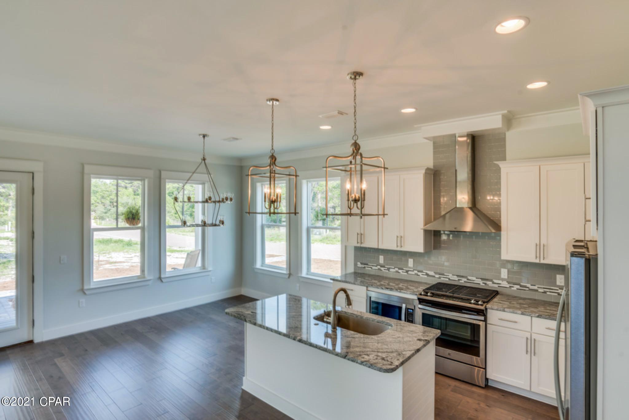 Lagoon Manor - Residential