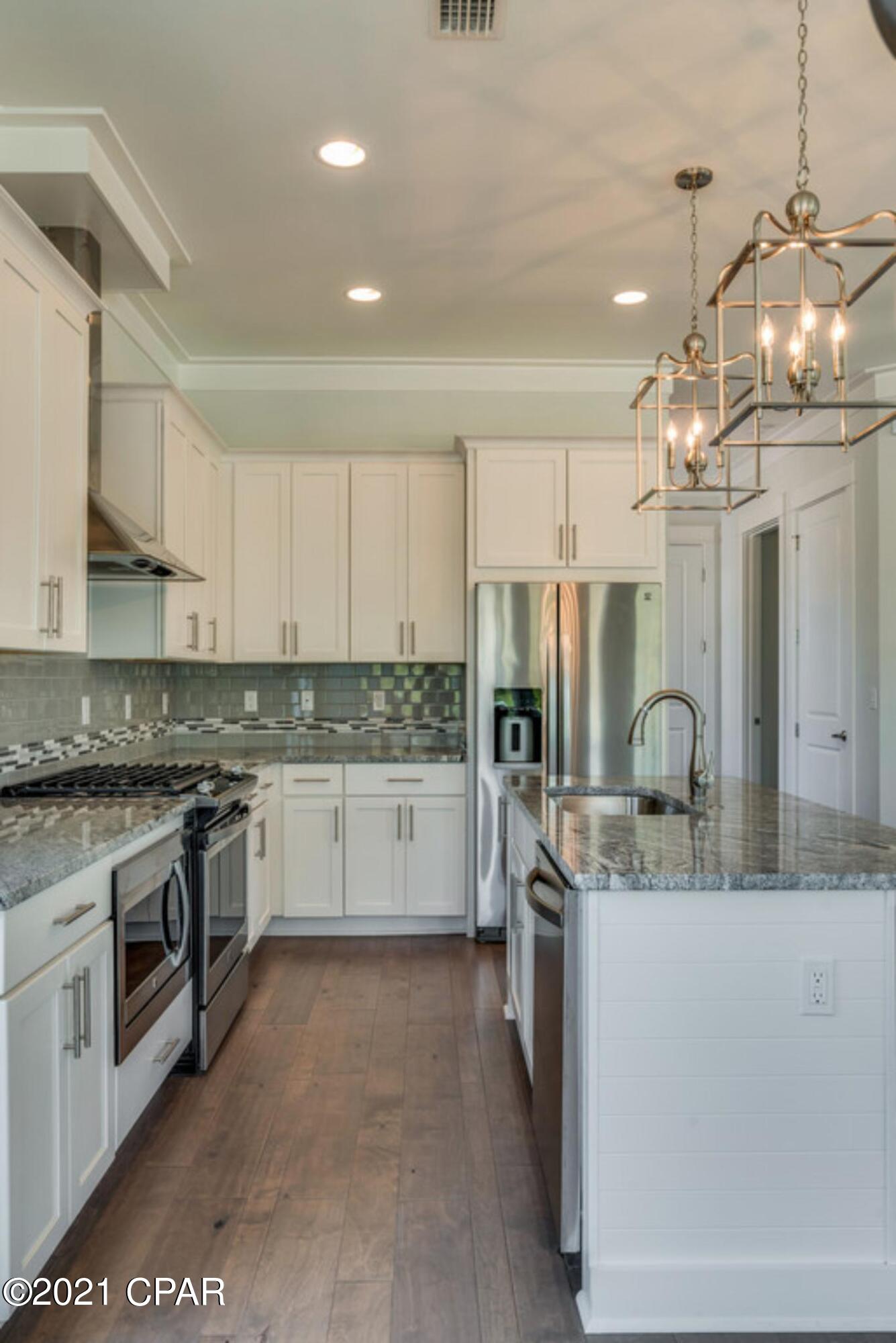 Lagoon Manor - Residential