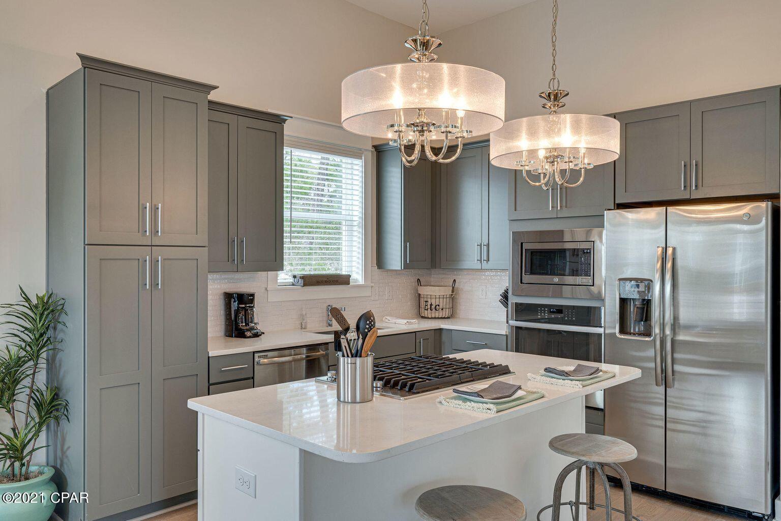 Lagoon Manor - Residential