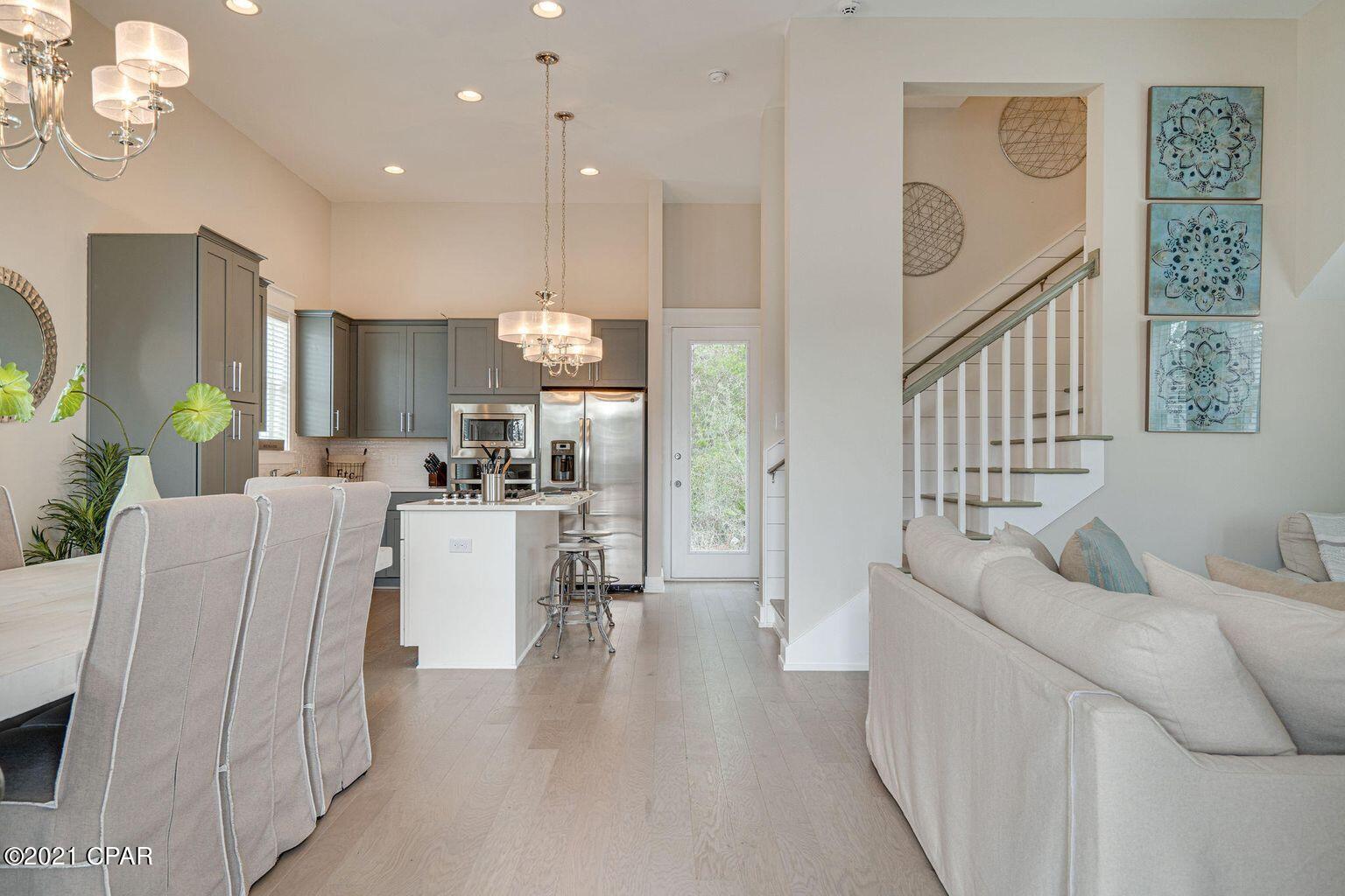 Lagoon Manor - Residential