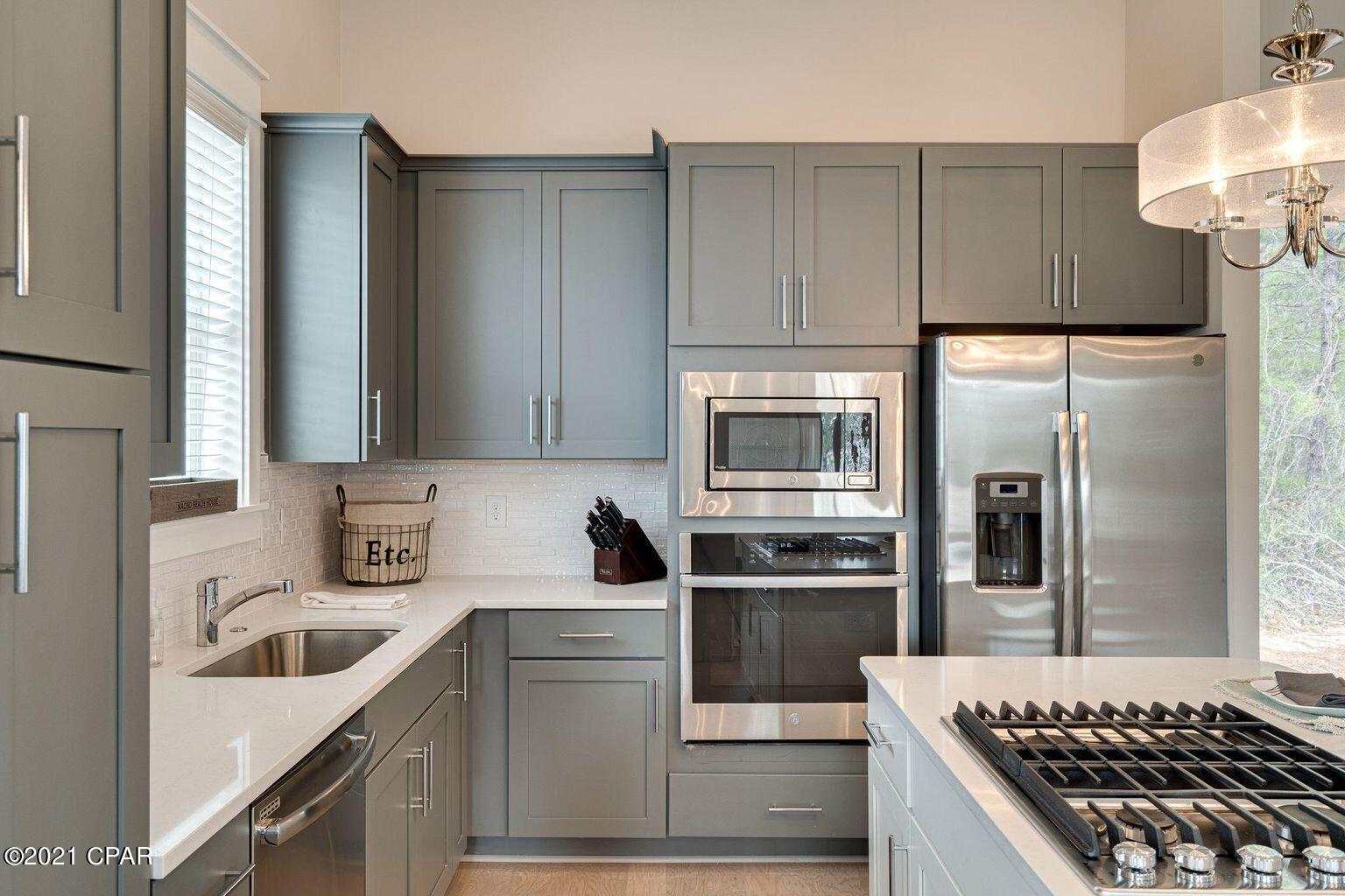 Lagoon Manor - Residential