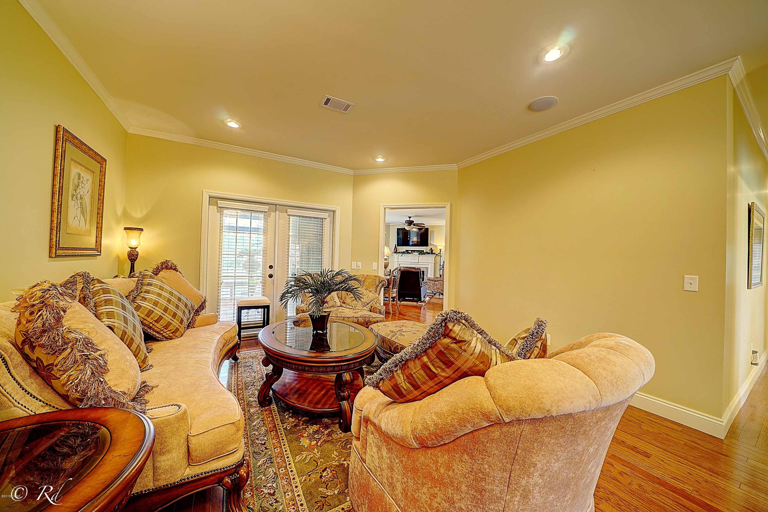 Mitchel Manor - Residential