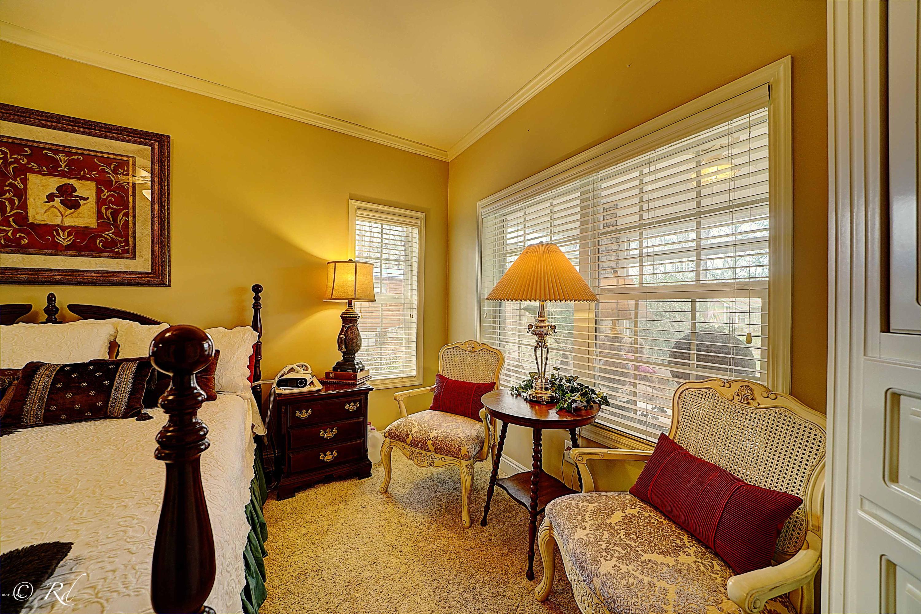 Mitchel Manor - Residential