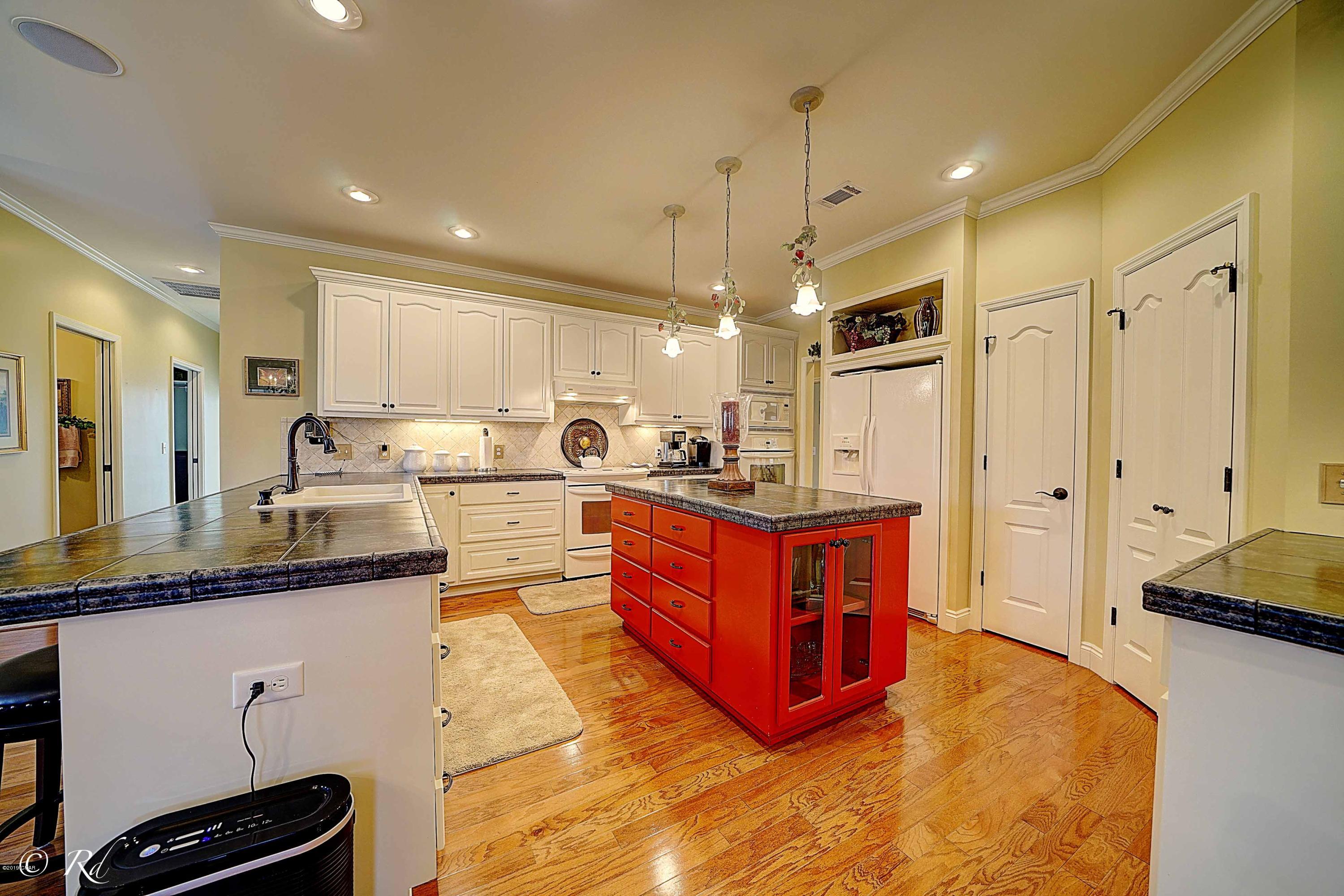 Mitchel Manor - Residential