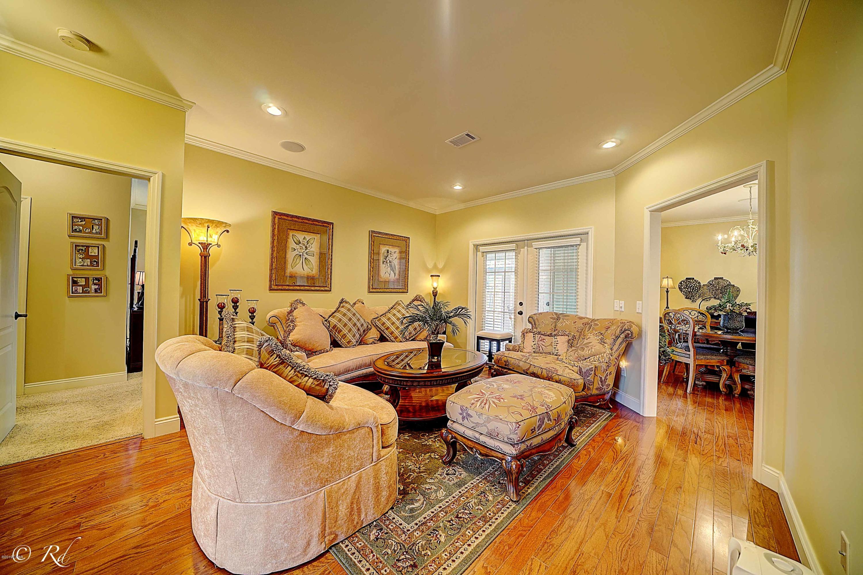 Mitchel Manor - Residential