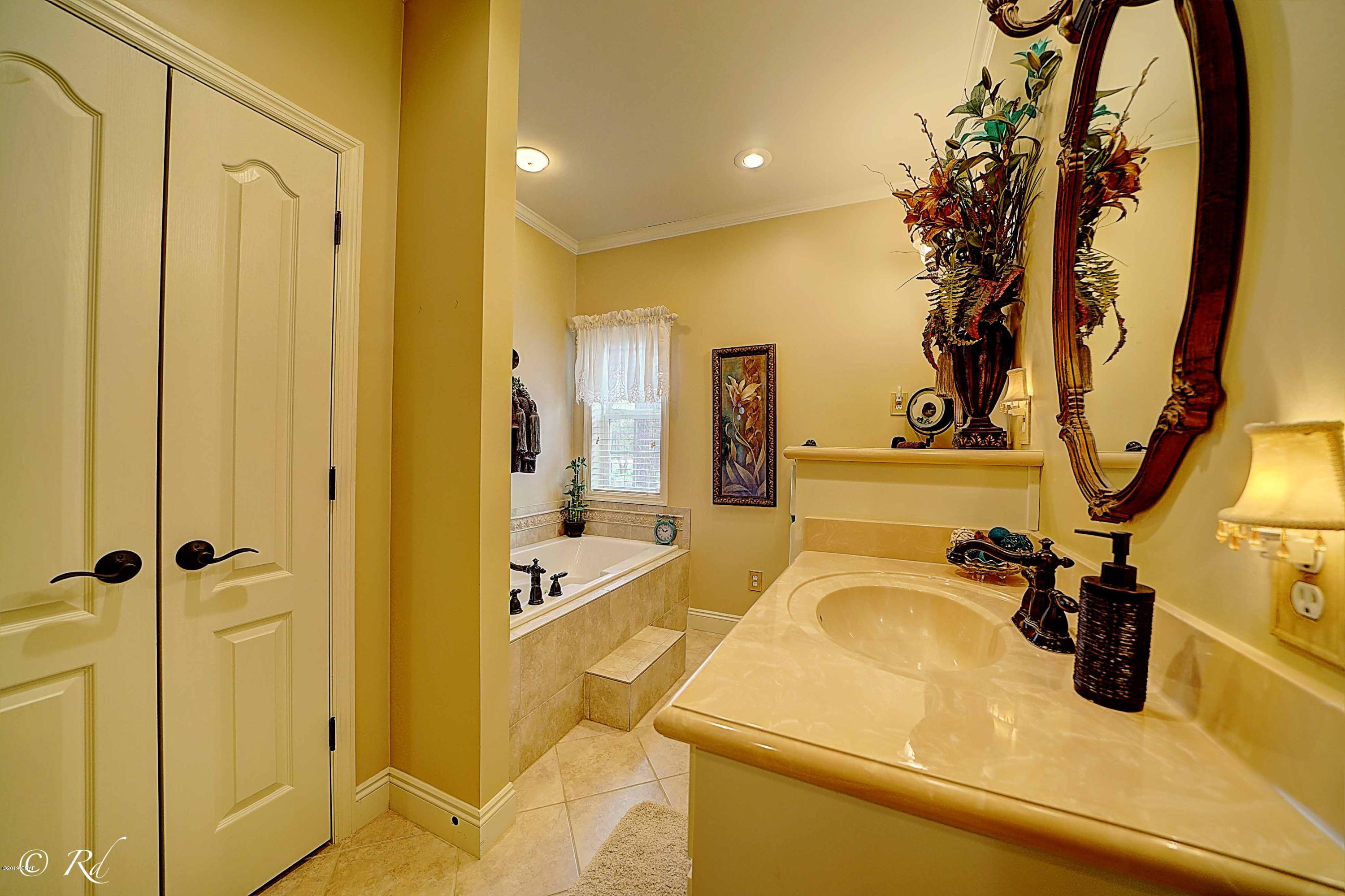 Mitchel Manor - Residential