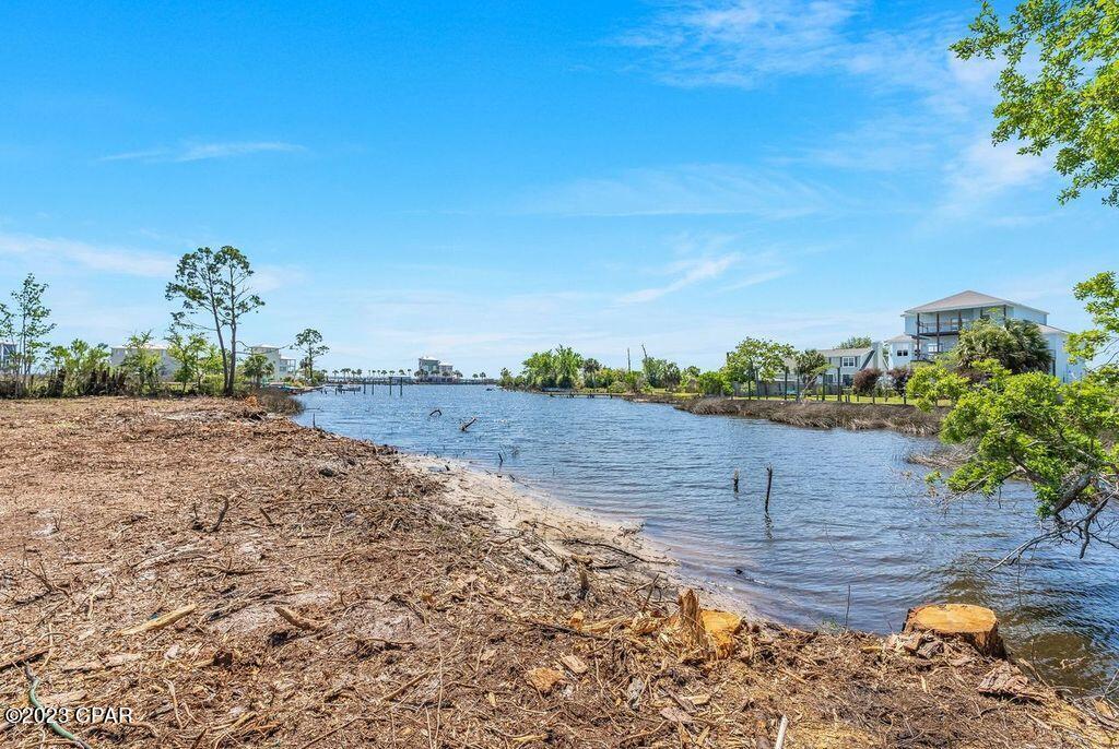 East Bay Park - Land