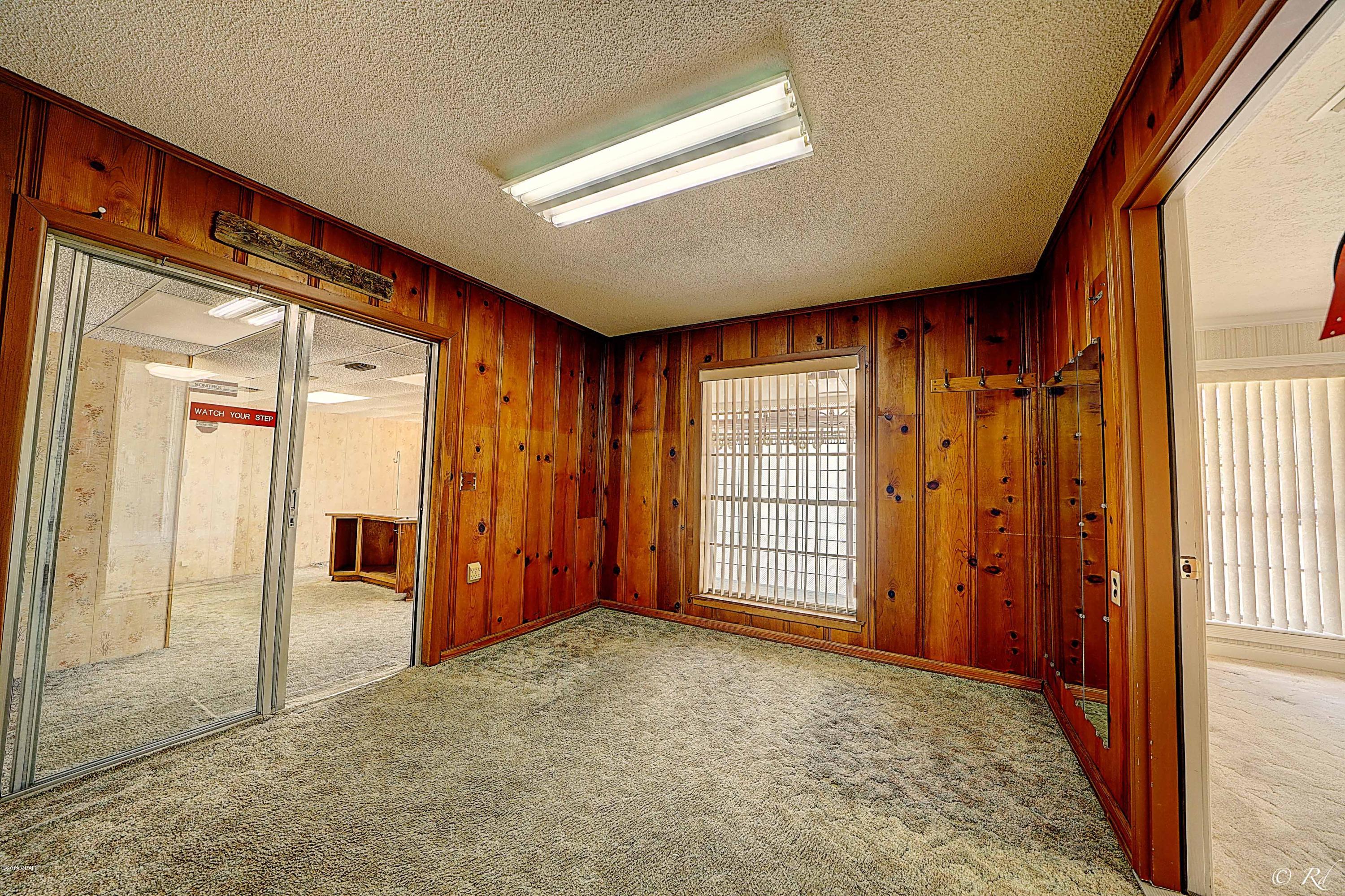 Mayfield - Commercial Sale