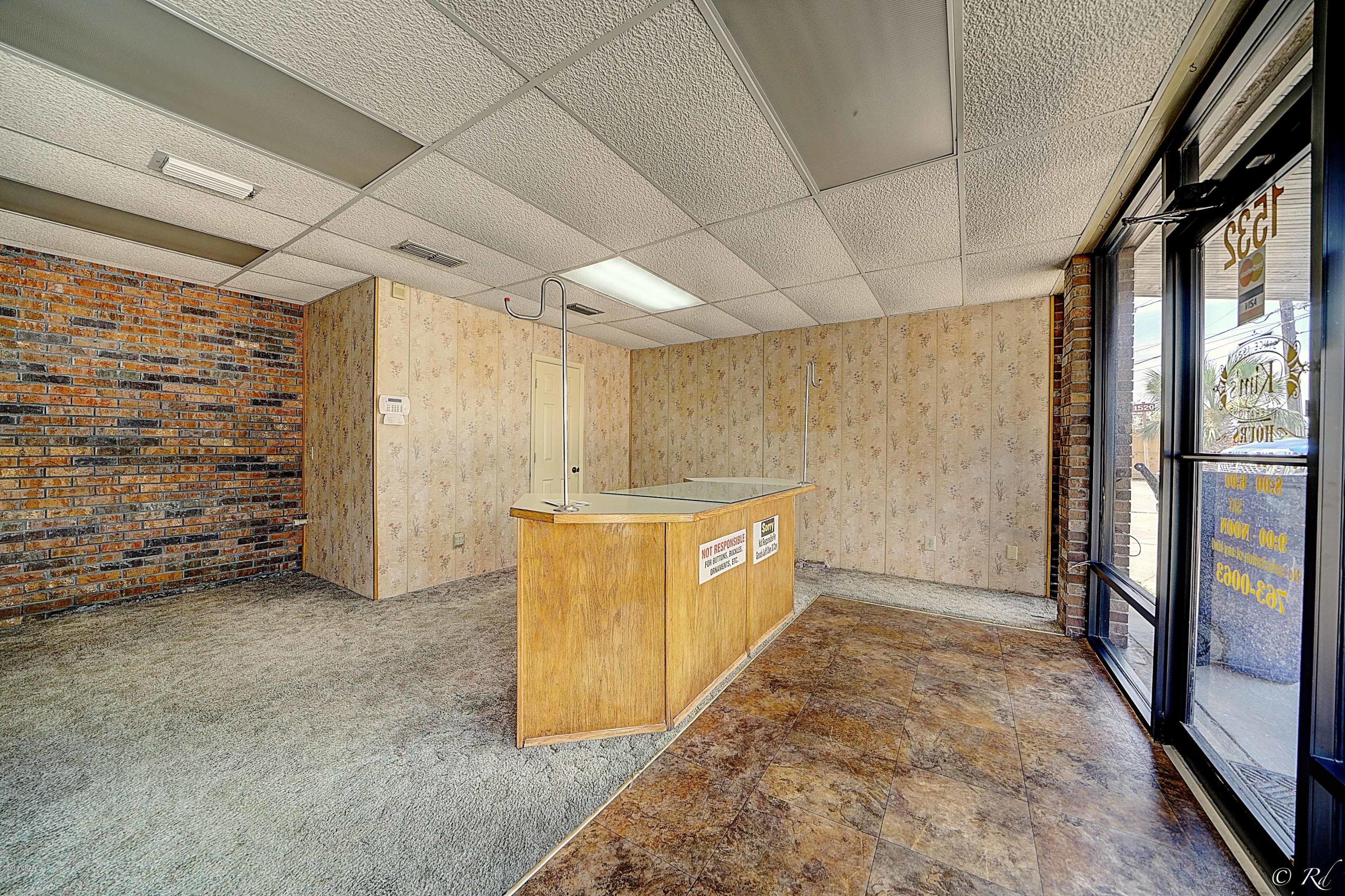 Mayfield - Commercial Sale