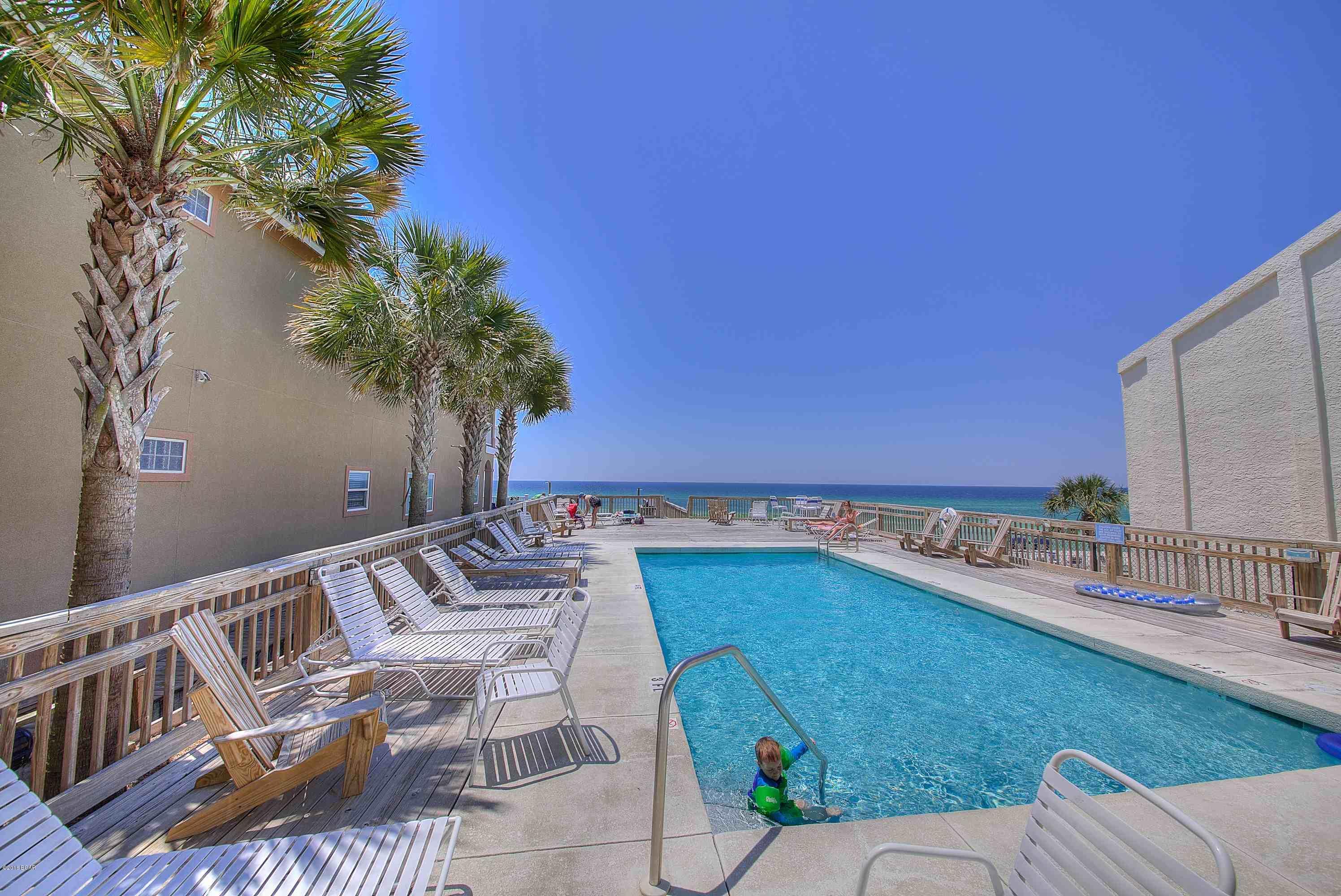 La Valencia Beach Resort - Land
