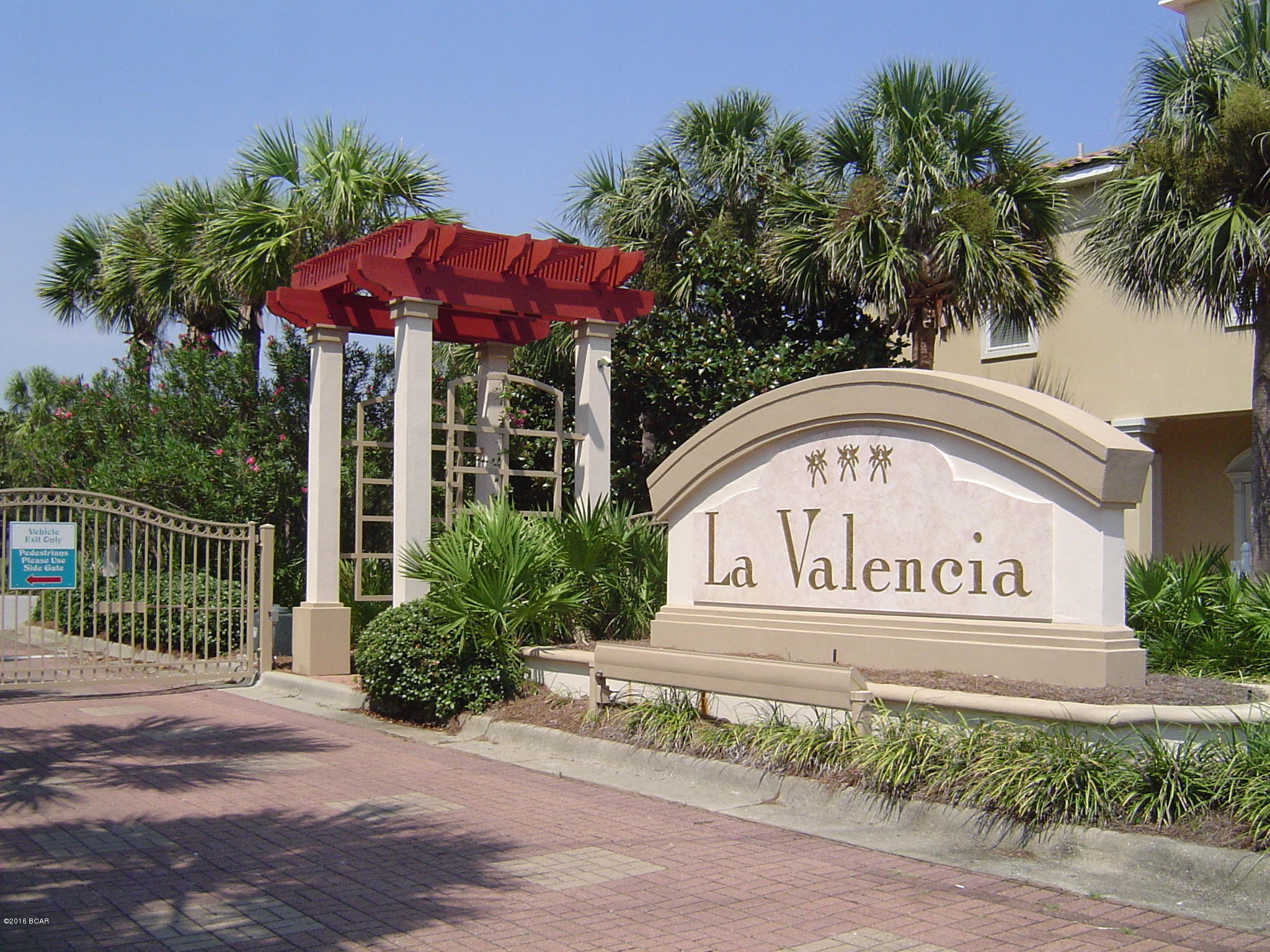 La Valencia Beach Resort - Land