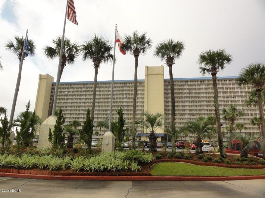 Fabulous condo located in The Summit! Second floor location right over the pools! Tons of amenities, and great views of the Gulf! Spacious living room with dining area! Kitchen features white cabinets and appliances! One bedroom, one and a half bathrooms, and a bunk room for additional guests! A must see! Please show and submit your offer today!