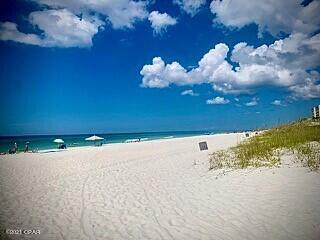 Reviera Beach Villas - Land