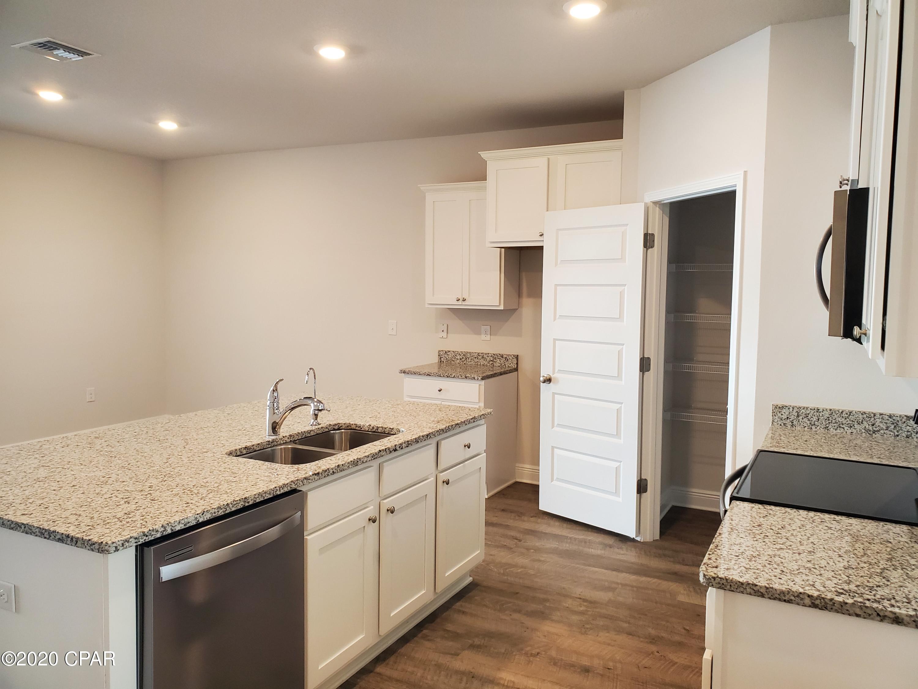 Emerald Cove Villas - Residential