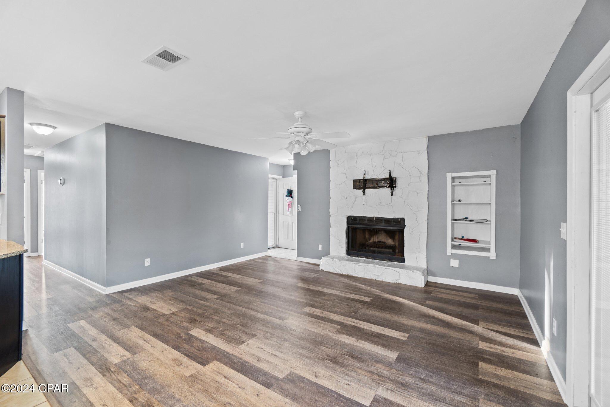 Diamond Head-Lakeside - Residential