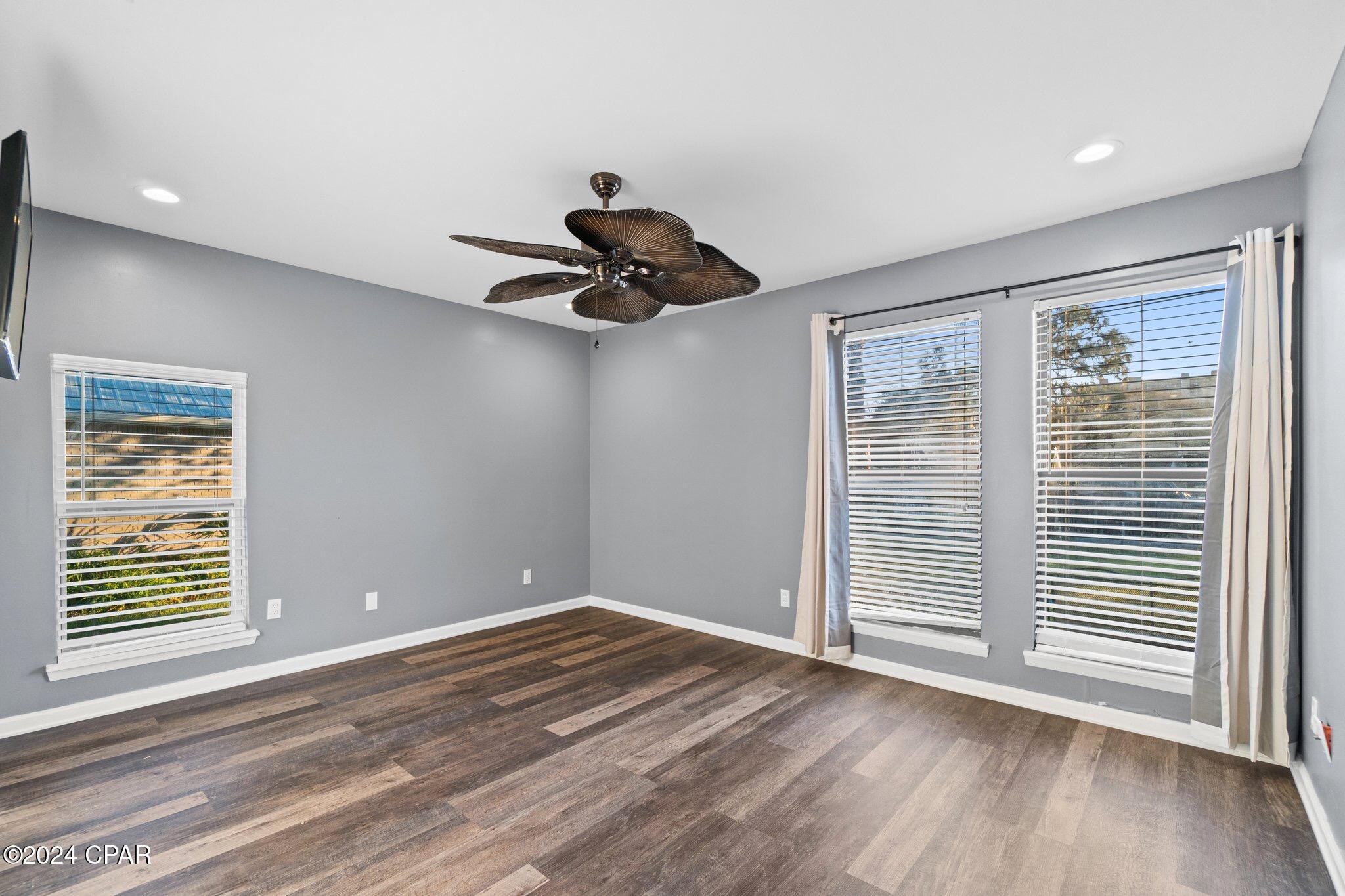 Diamond Head-Lakeside - Residential