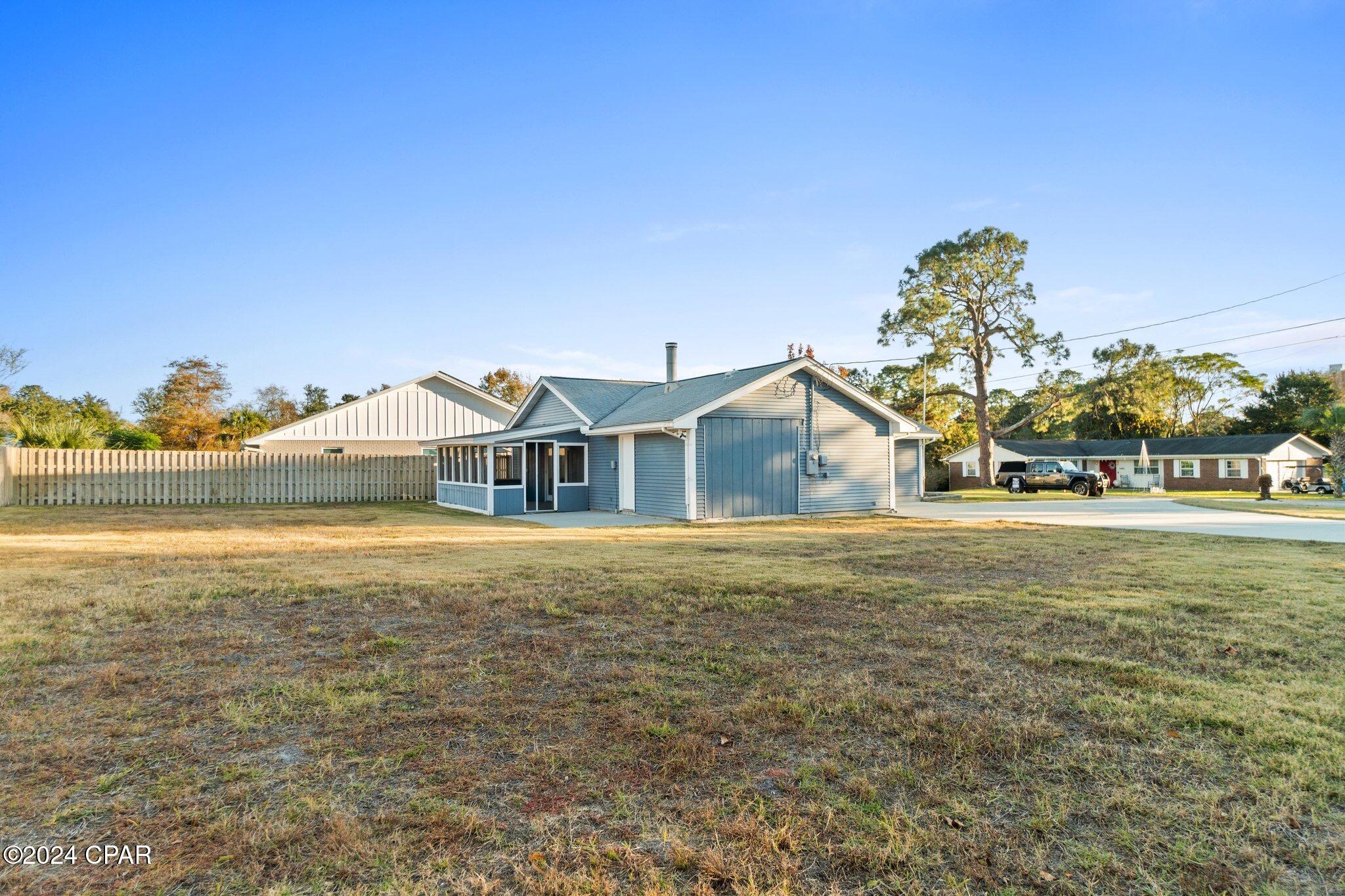 Diamond Head-Lakeside - Residential