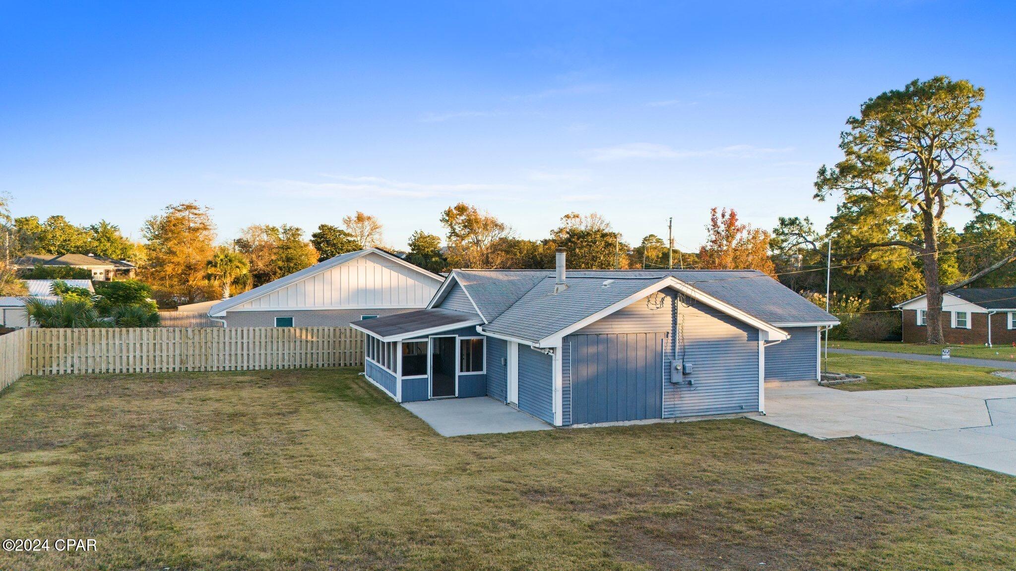 Diamond Head-Lakeside - Residential