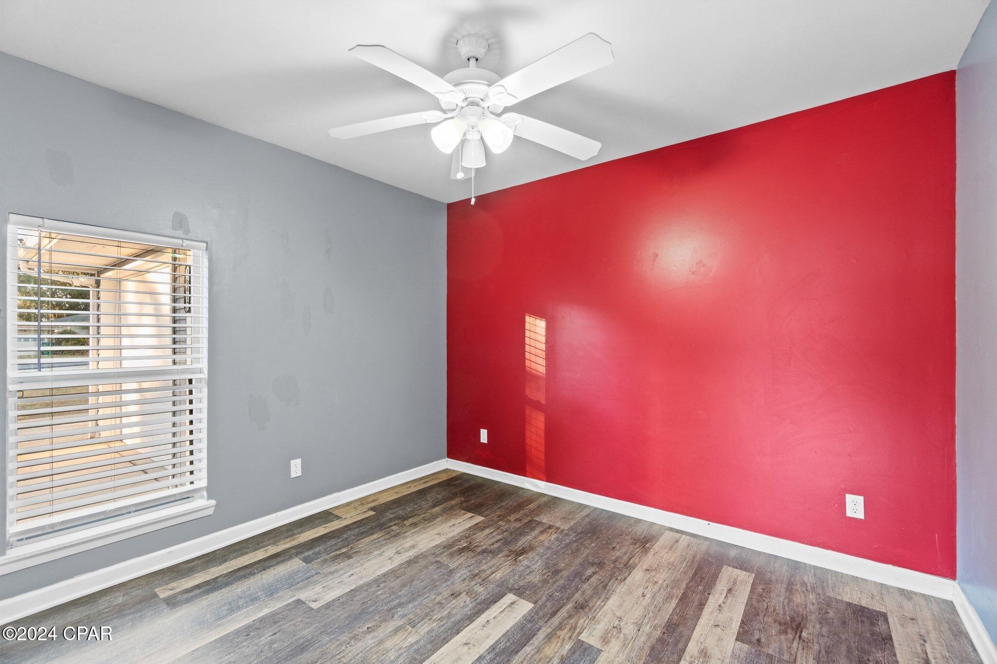 Diamond Head-Lakeside - Residential