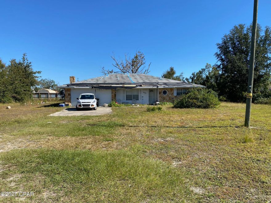 Home to be sold AS IS. Buyer to verify all pertinent information such as lot size and dimensions.