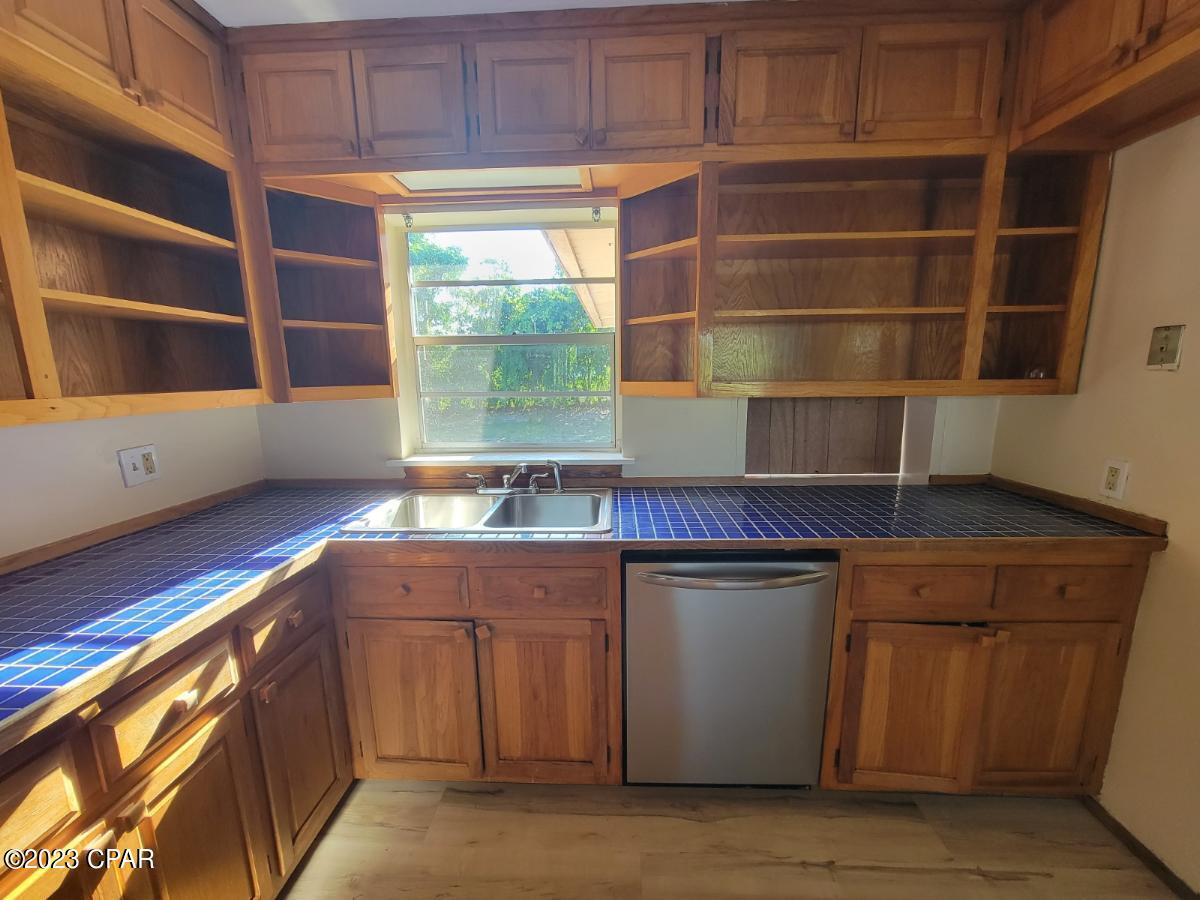 Cove Terrace 3rd Add - Residential Lease