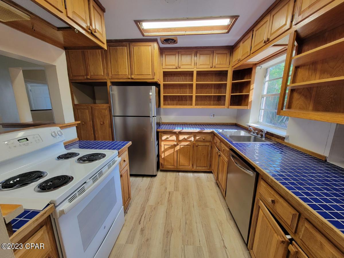 Cove Terrace 3rd Add - Residential Lease