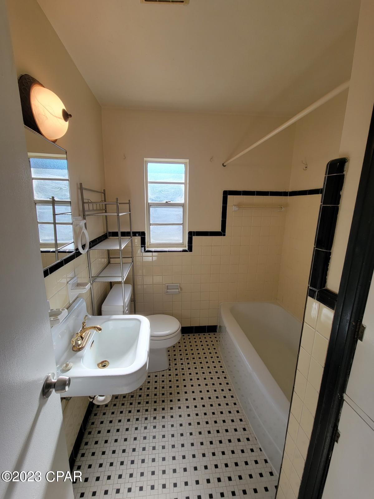 Cove Terrace 3rd Add - Residential Lease