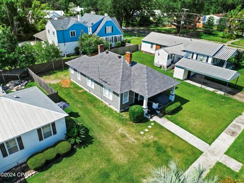 A home in Marianna