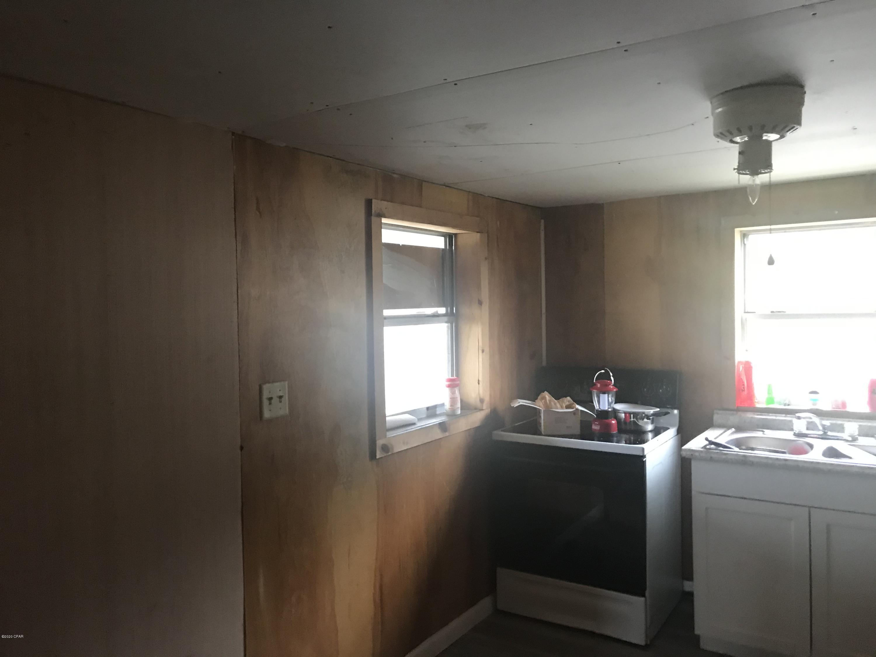 Shopes, H.D. Blk 2 - Residential