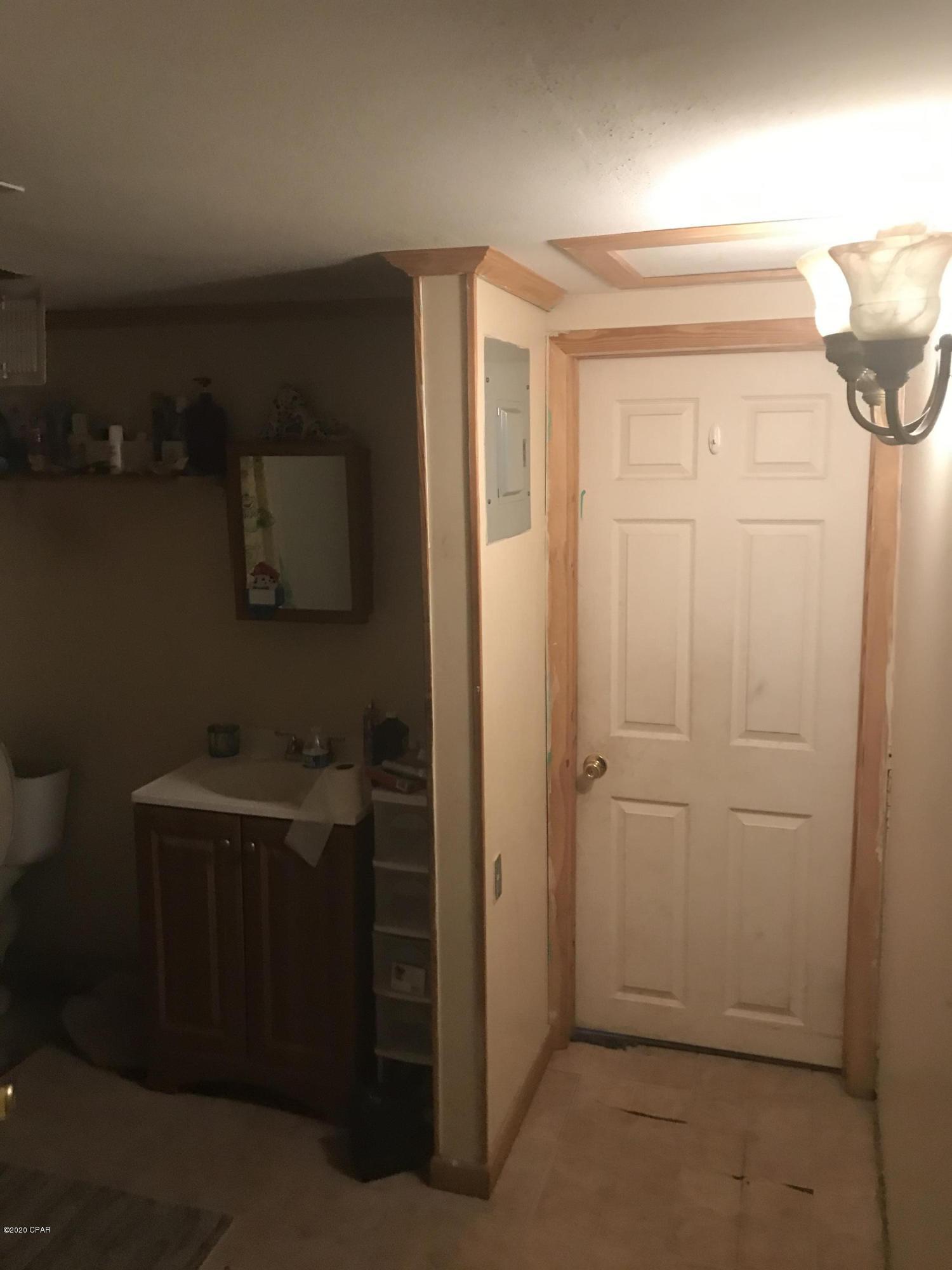 Shopes, H.D. Blk 2 - Residential