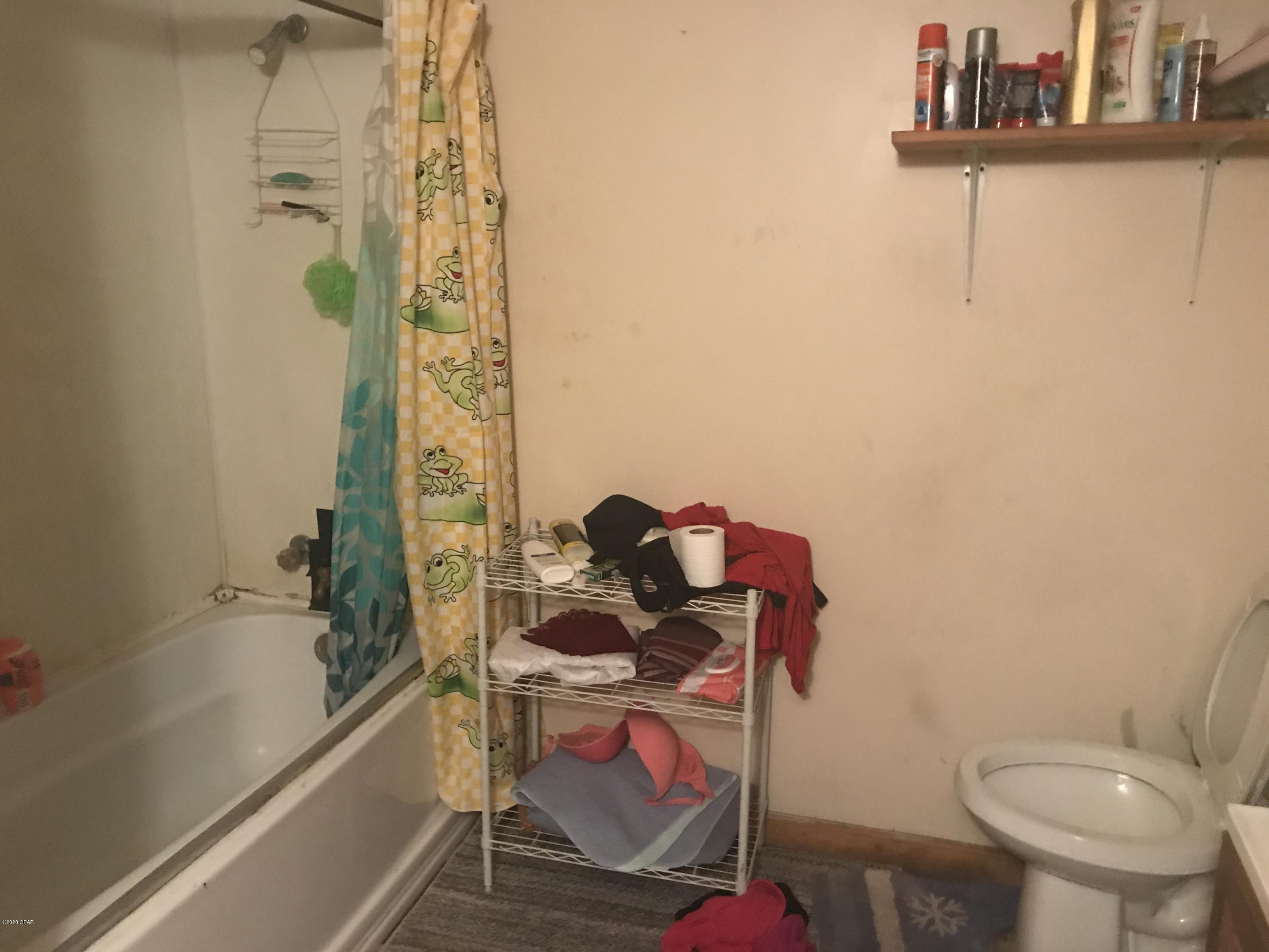 Shopes, H.D. Blk 2 - Residential