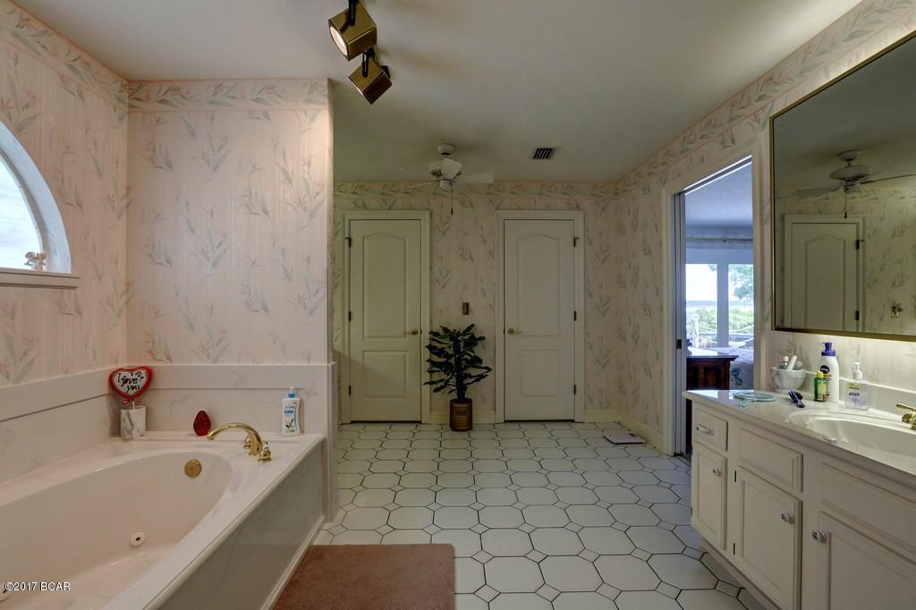 Tropical Bay - Residential