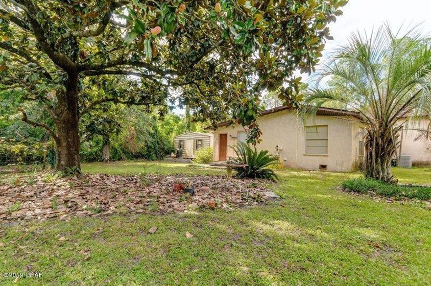 Don't miss this investment opportunity! Located on a corner lot and just minutes to great schools, entertainment, and Harders park. This home boast over 1,600 sqft and sits on 1 acre of land. The beautiful landscaping includes an abundance of fruit trees. This home has so much potential. Whether you're looking for a quick flip or a chance to make this home your own schedule your showing today.