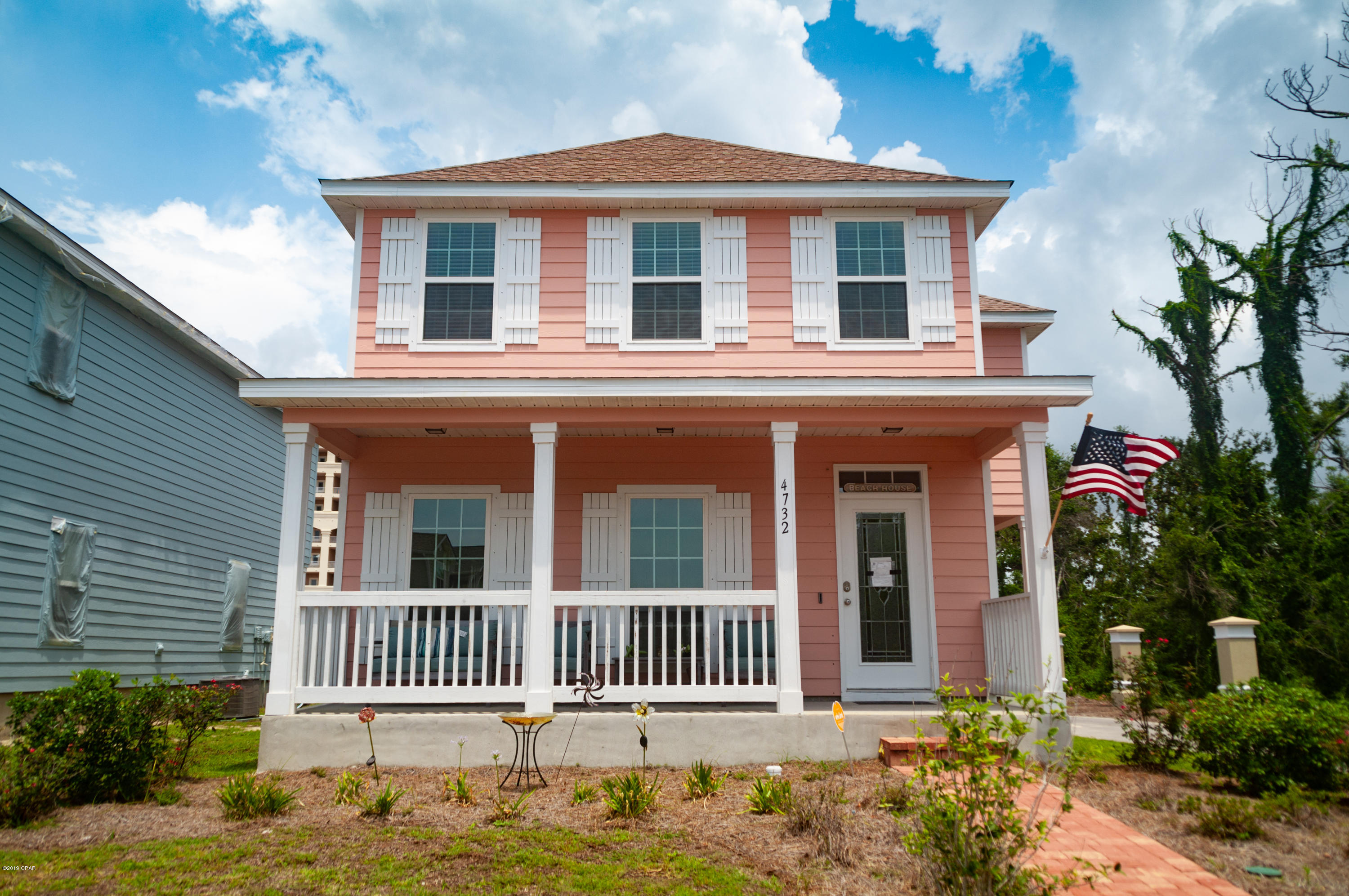 Magnolia Bay Club - Residential