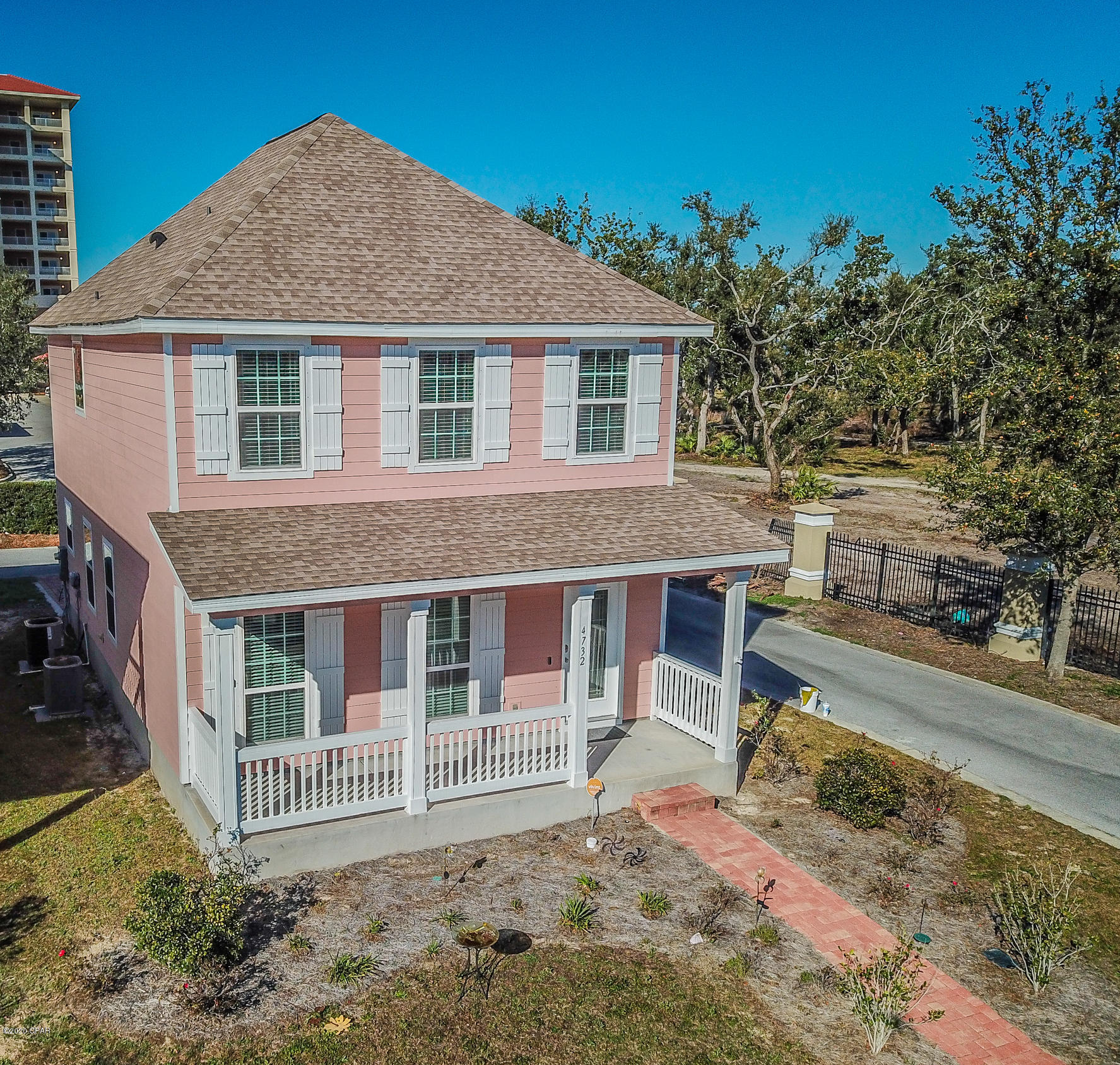 Magnolia Bay Club - Residential