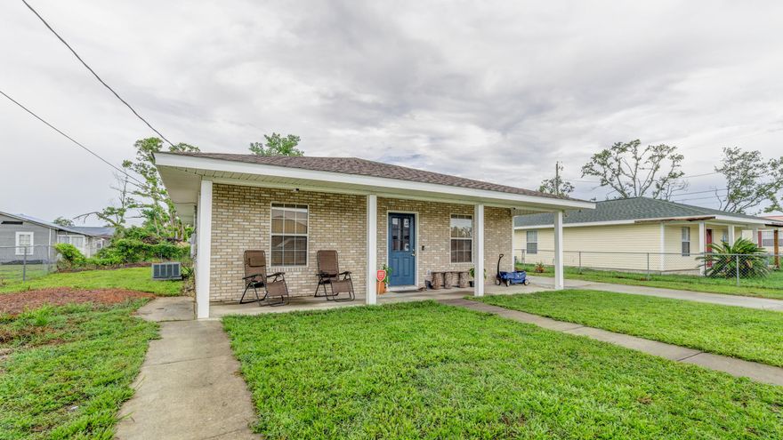 You should really put this on your list of homes to see QUICKLY.



Move in ready, would make excellent starter home, investment home, for rentals, maybe empty nesters, looking to downsize.



Hurricane Michael did not dull the shine on this diamond! Large master retreat with a HUGE master bath, 2 addl guest rooms and bathroom make this home one to see. New roof, and thankfully, small repairs have been completed...move in ready!



Call your favorite Realtor before this one gets away.



*all stated measurements should be verified for accuracy if important