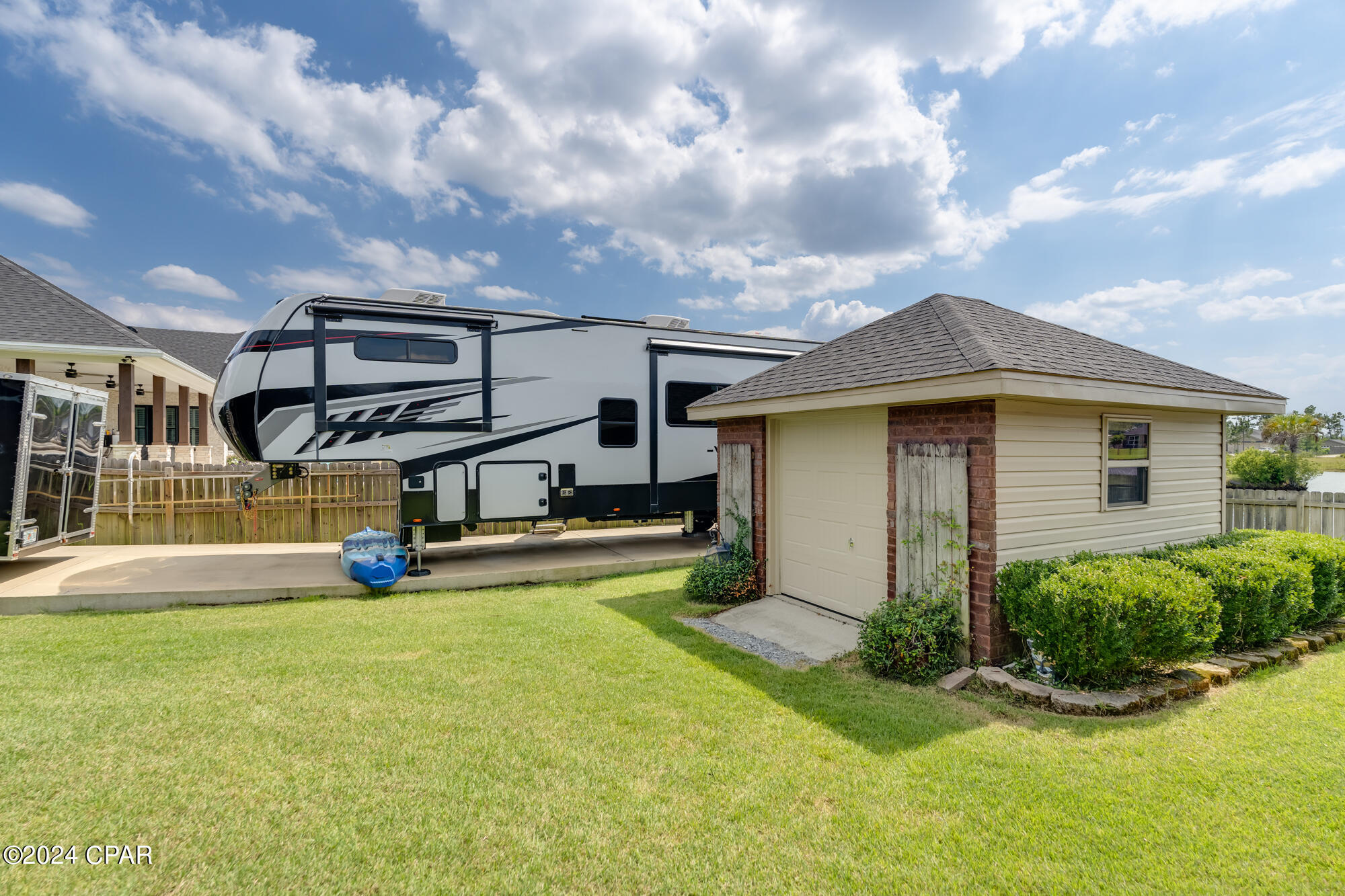 Kirkland Manor - Residential