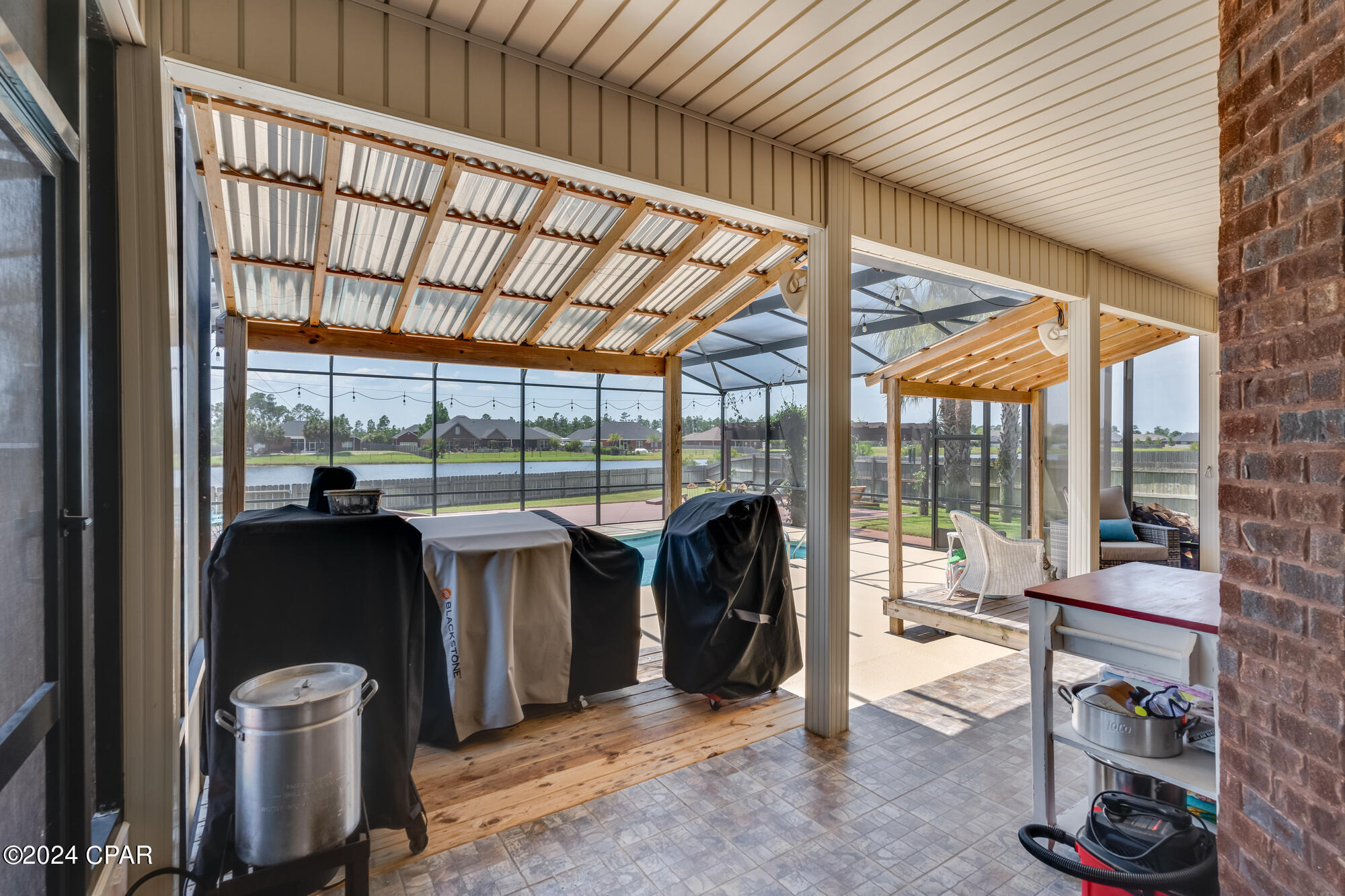 Kirkland Manor - Residential