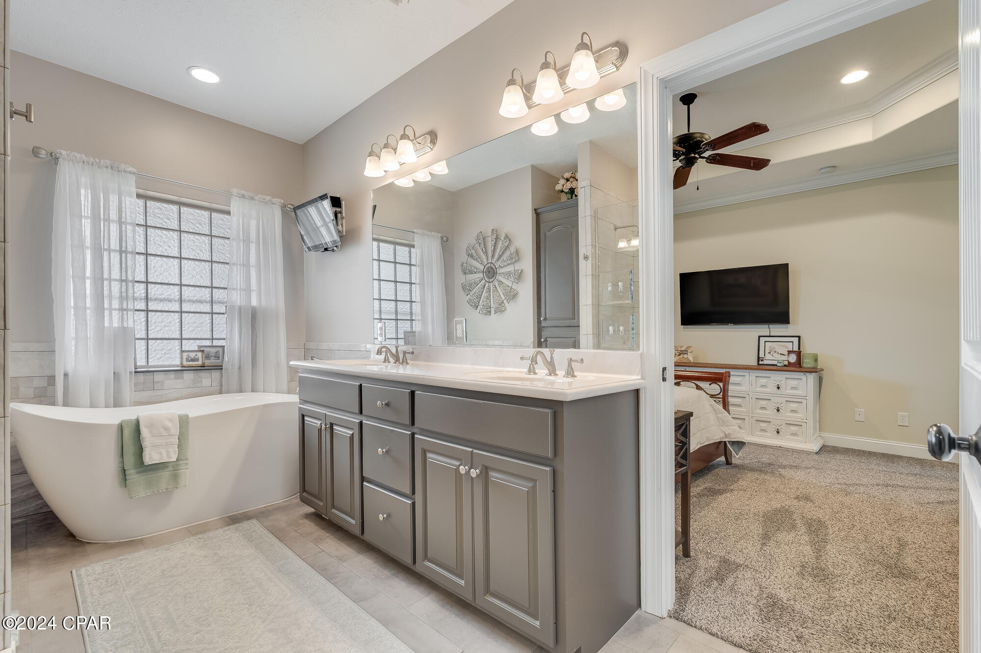 Kirkland Manor - Residential