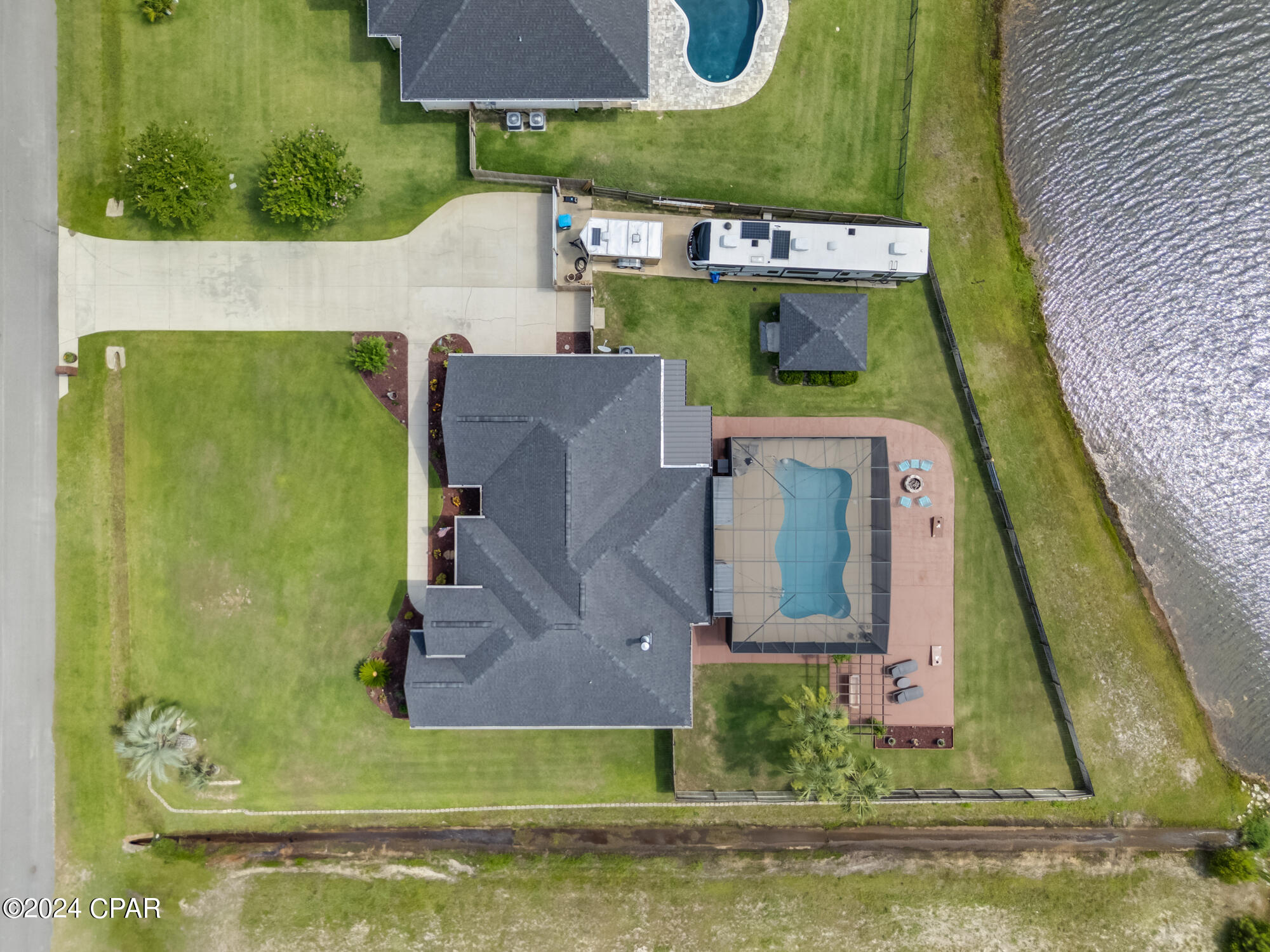 Kirkland Manor - Residential