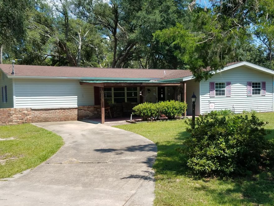 🤗🤗🤗 SUNNY HILLS is waiting for YOU! BEEN ON THE MARKET AWHILE, BUT DON'T LET THAT FOOL YOU! Move-in-ready VERY well-maintained and updated energy-efficient Sunny Hills home is calling your name! Large corner lot, BEAUTIFUL LAKE VIEW, just the right number of shade trees, nearly 1/3 acre, fenced back yard. 3bed/2.5bath, 4th BONUS RM for office or whatever. Tile & wood-grain laminate floors. Garage nicely converted to a bedroom or LARGE bonus family room that opens up to a screened/tiled patio overlooking large back yard. New roof 2012, close to golf, tennis, popular Boat Lake, plus many other lakes for fishing & boating. Close to our beautiful beaches, the NW FL Beaches airport and several area recreational swimming springs. Come see!