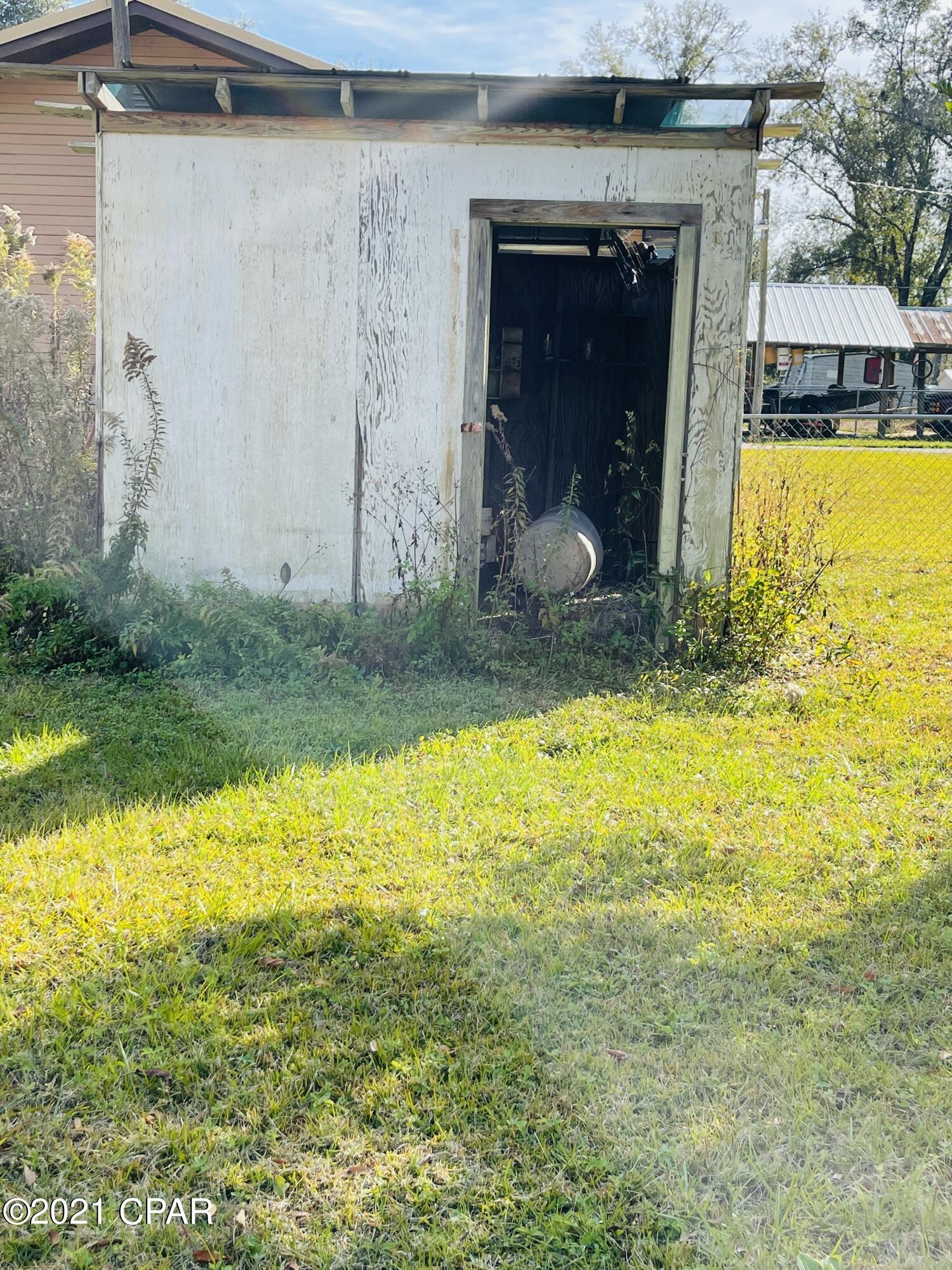 Riverside Park - Land