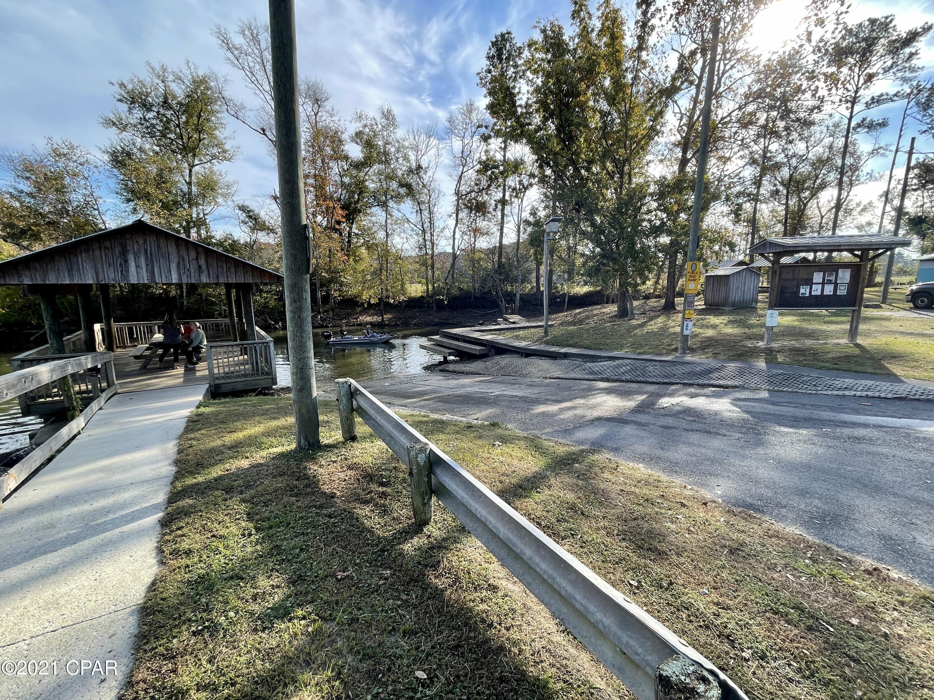 Riverside Park - Land