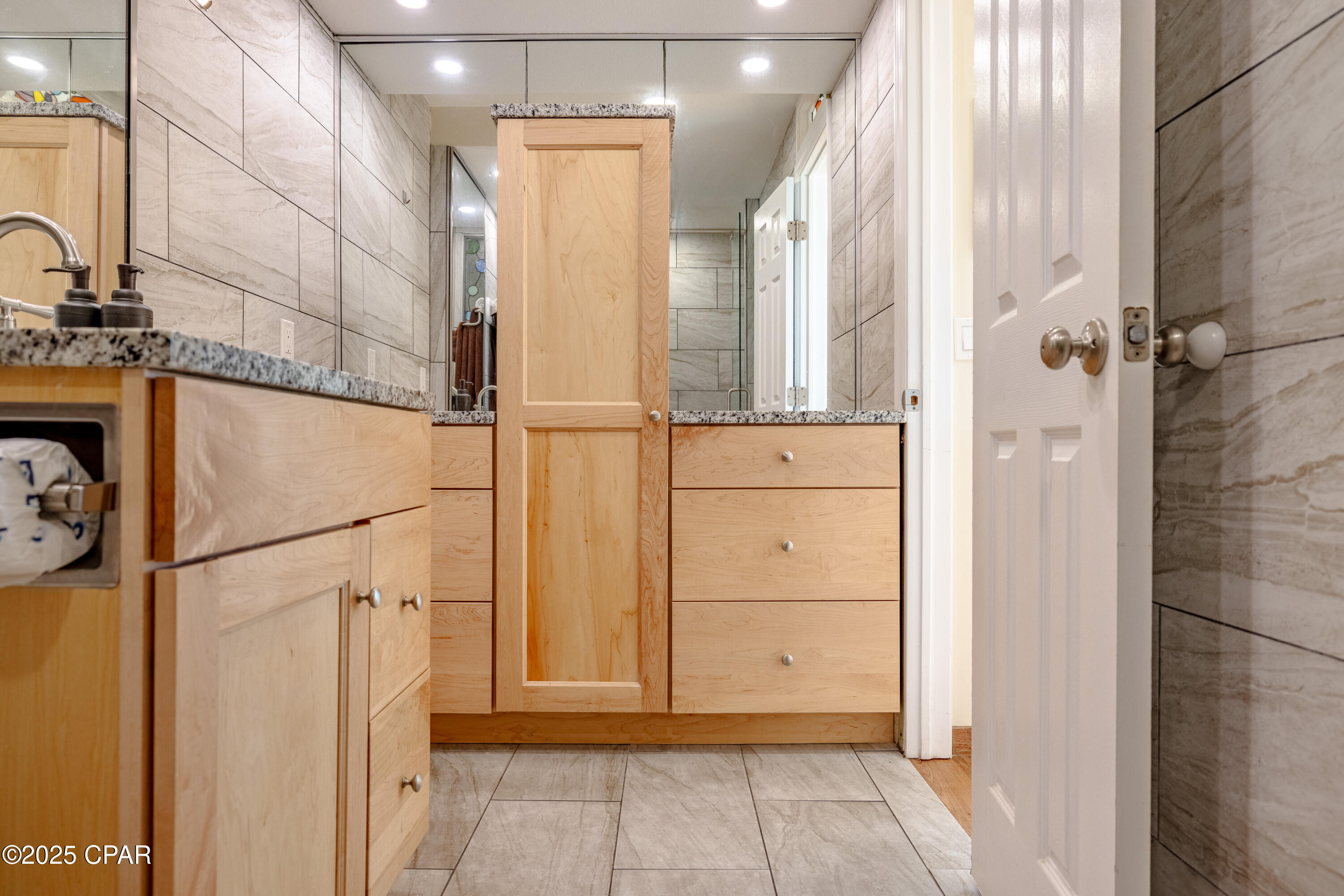 Fontainebleau Terrace - Residential